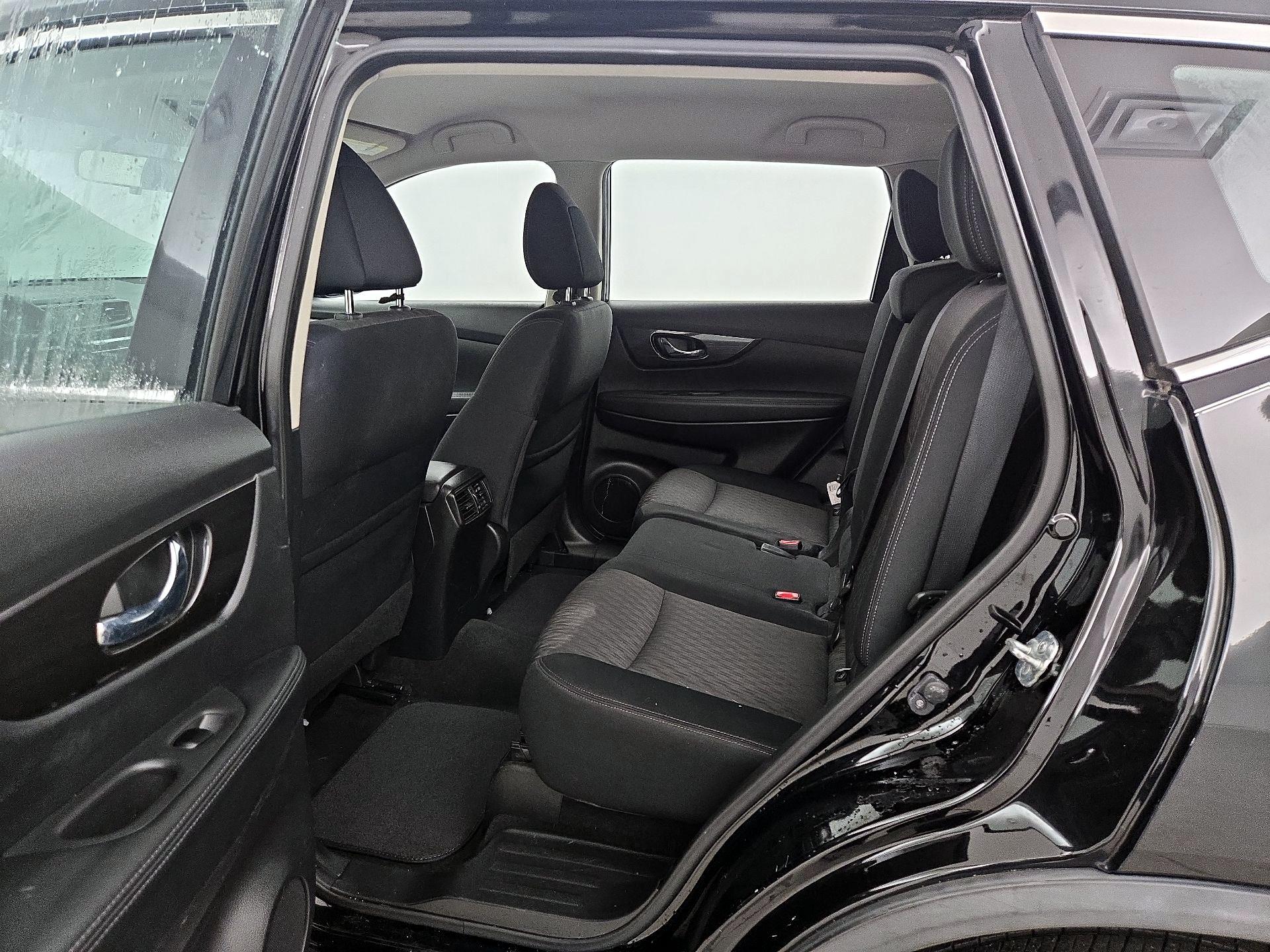 Thumbnail: 2018 Nissan Rogue - 19