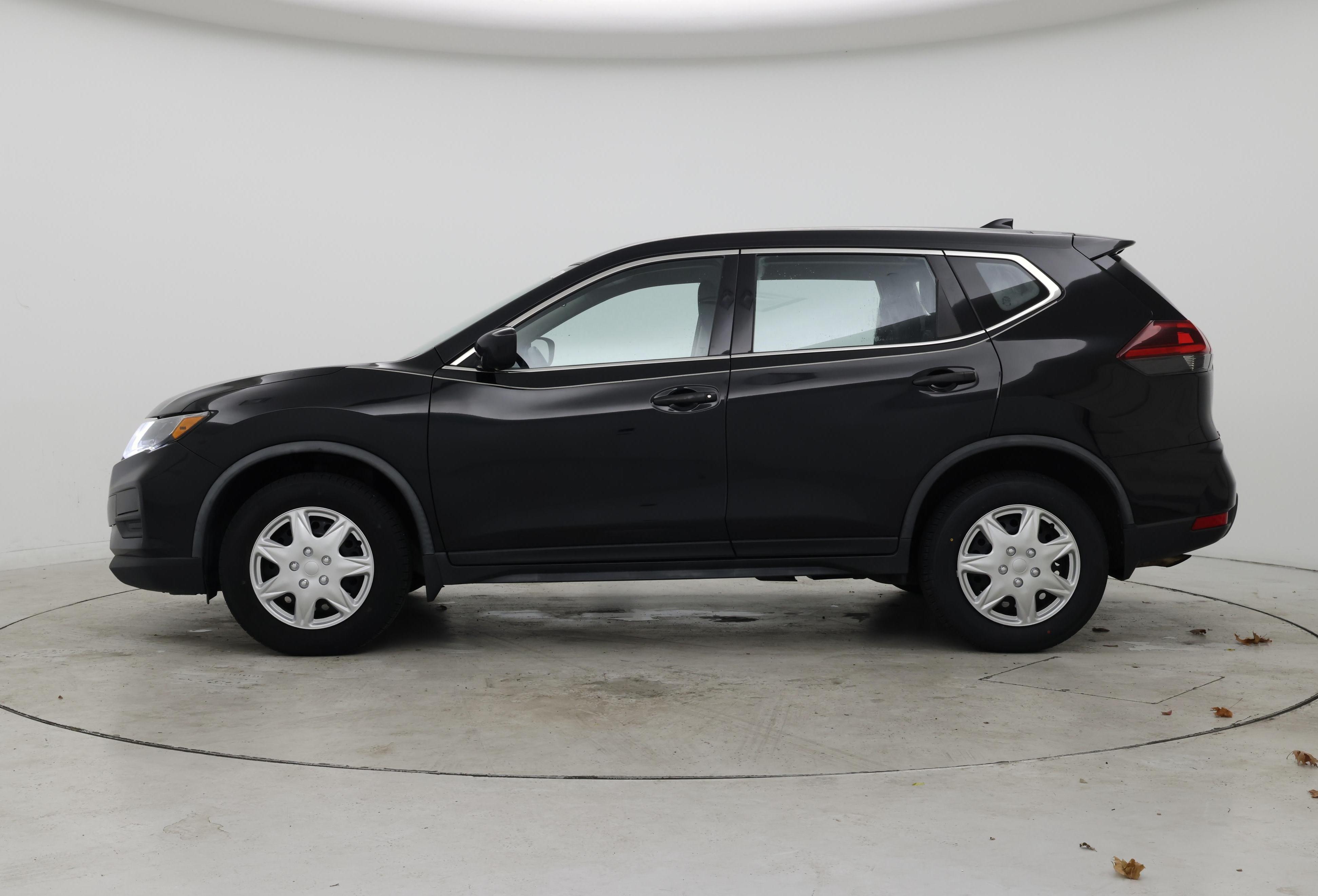 Thumbnail: 2018 Nissan Rogue - 3