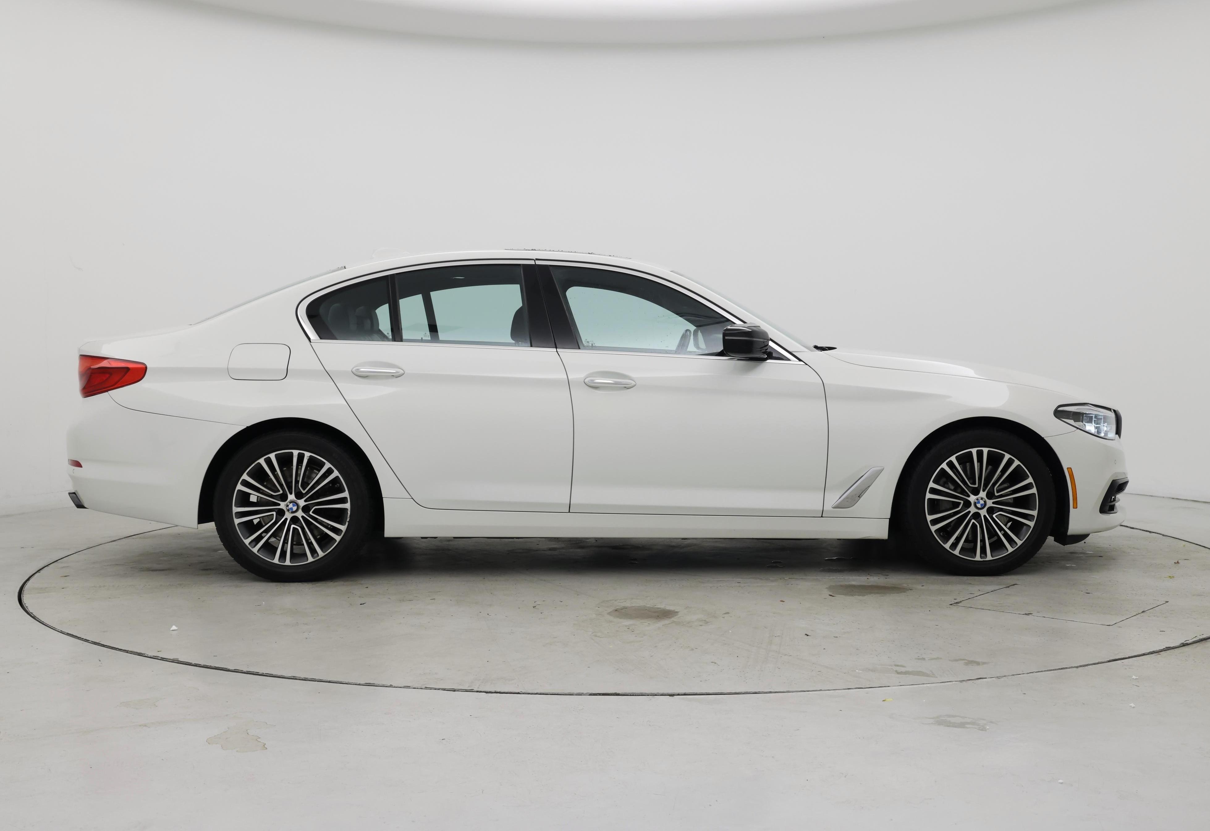 Thumbnail: 2017 BMW 5 Series - 7