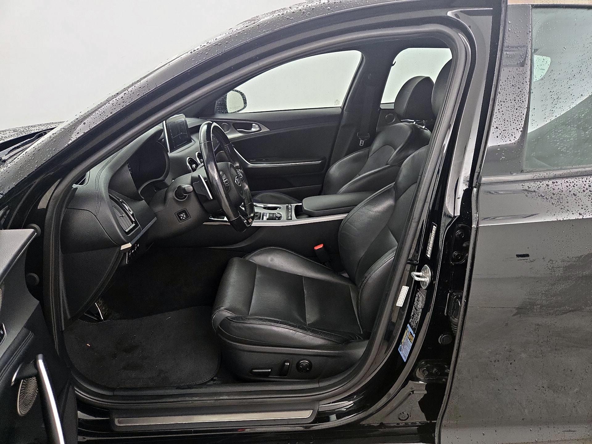 Thumbnail: 2018 Kia Stinger - 11