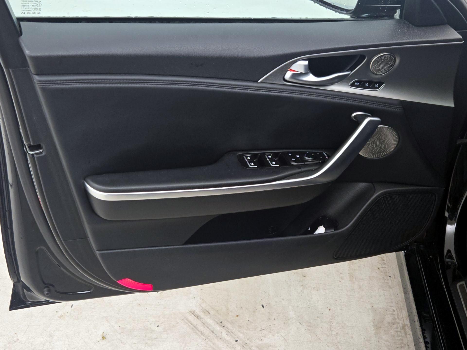 Thumbnail: 2018 Kia Stinger - 12