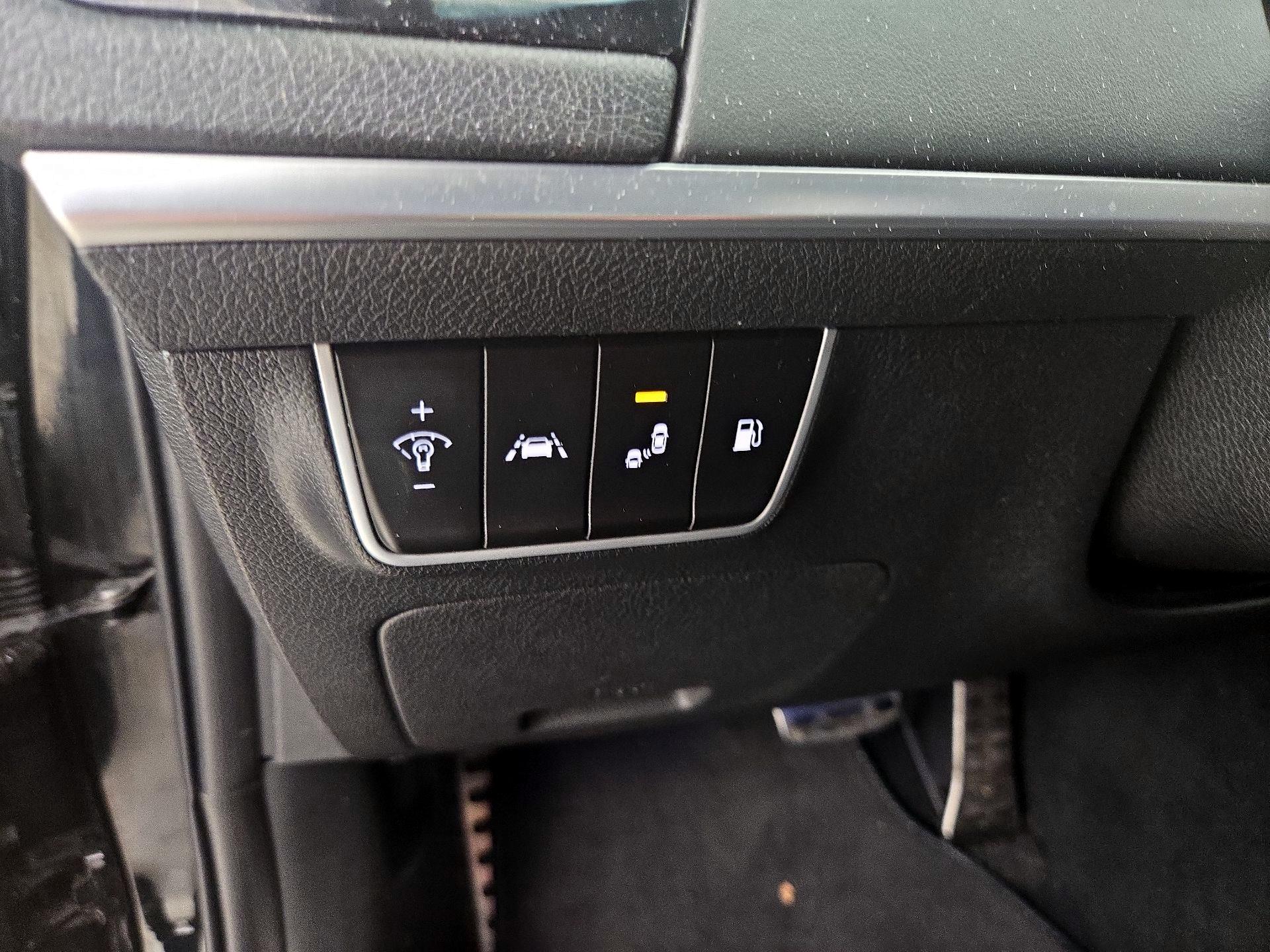 Thumbnail: 2018 Kia Stinger - 13