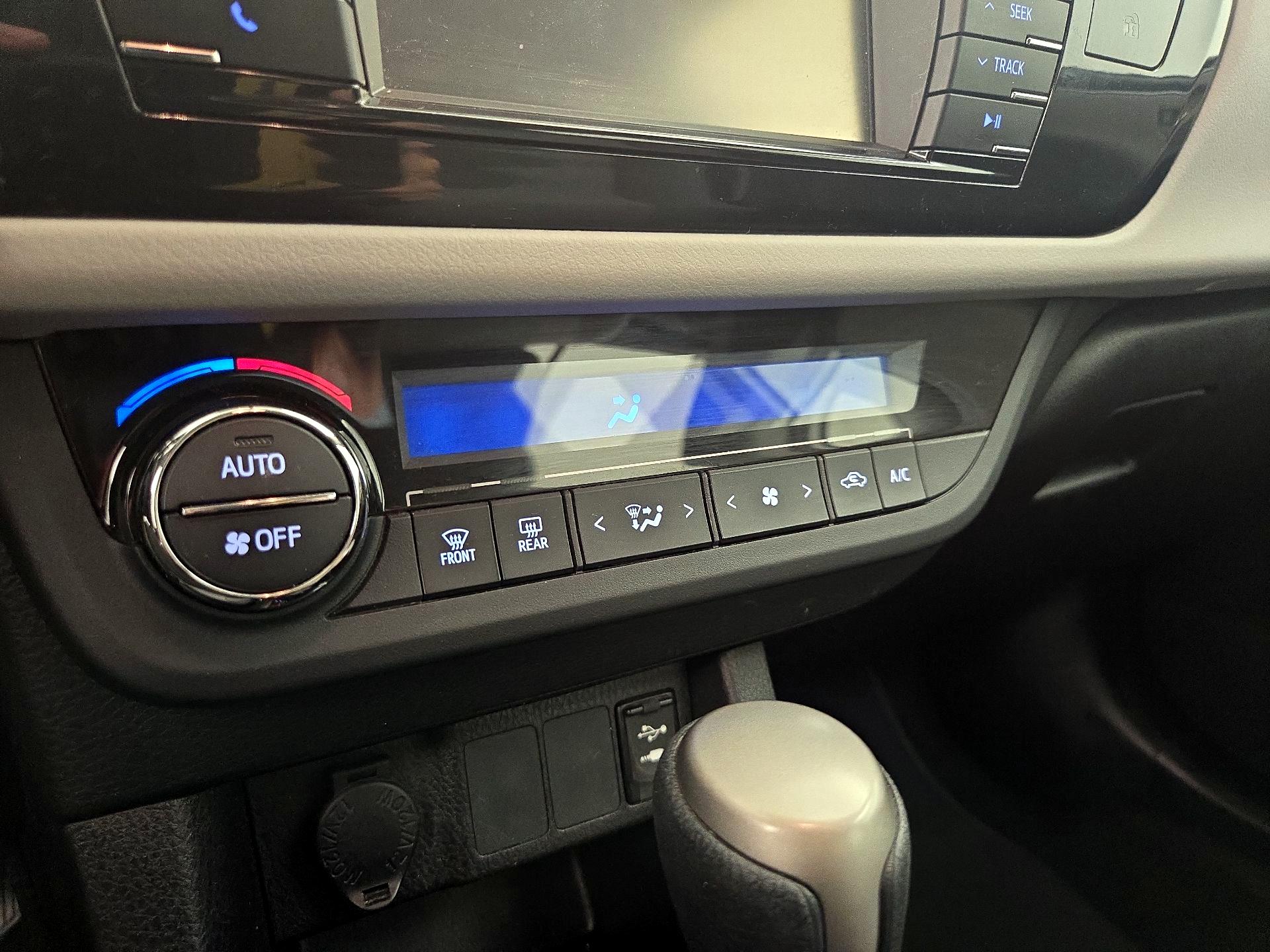 Thumbnail: 2016 Toyota Corolla - 16