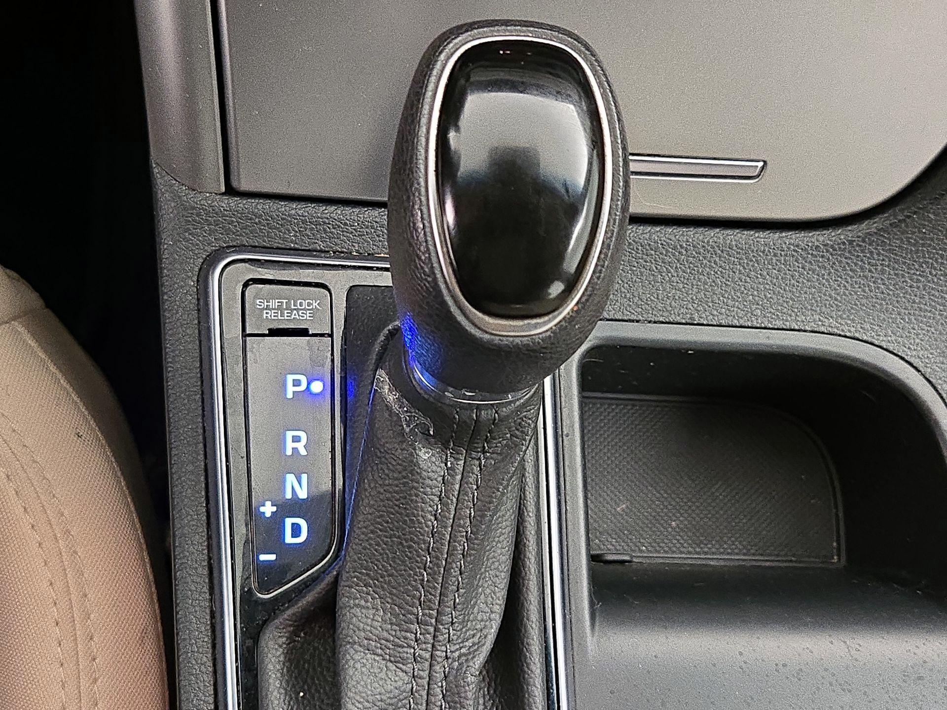 Thumbnail: 2017 Hyundai Sonata - 17