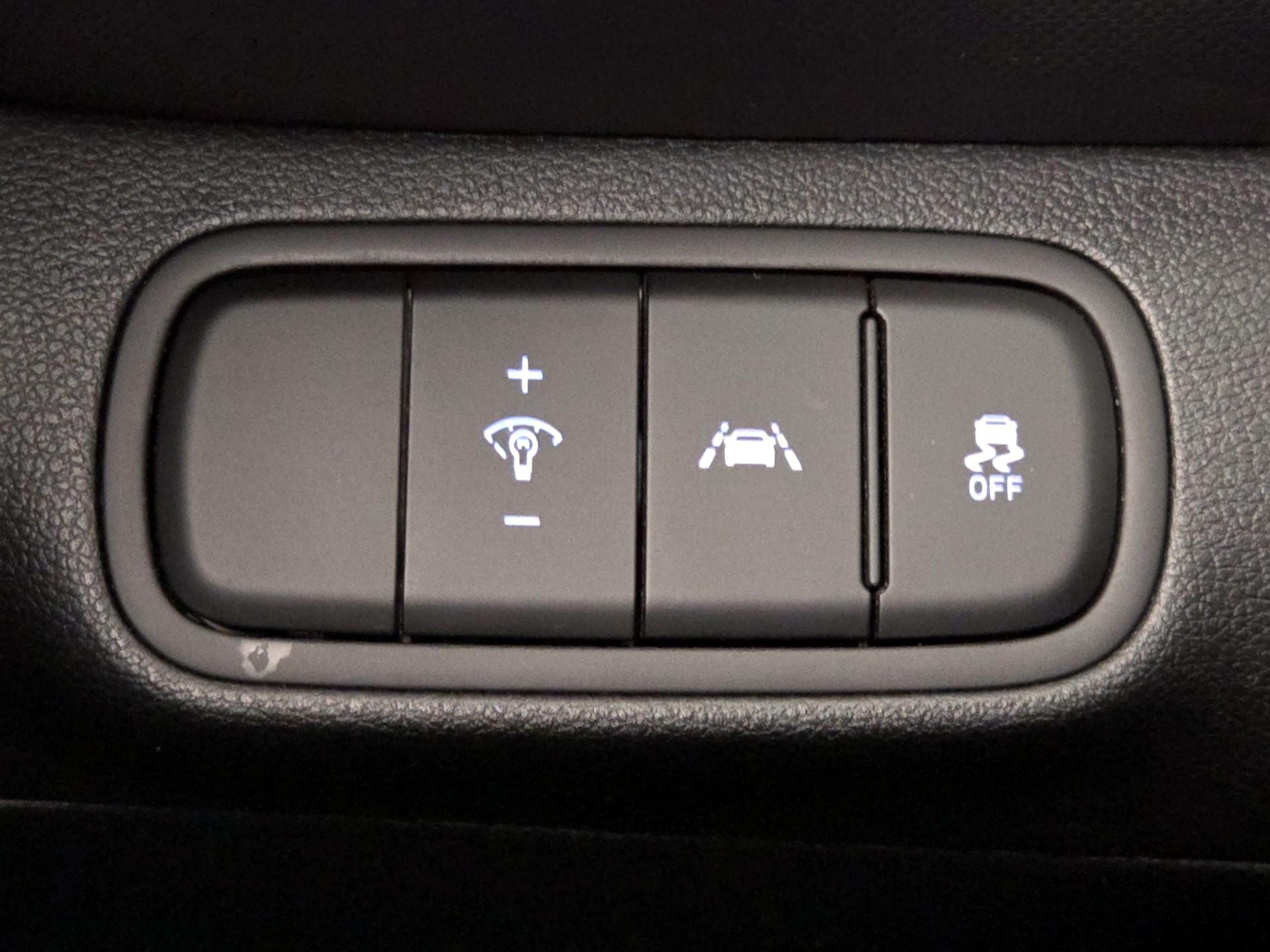 Thumbnail: 2022 Hyundai Venue - 13