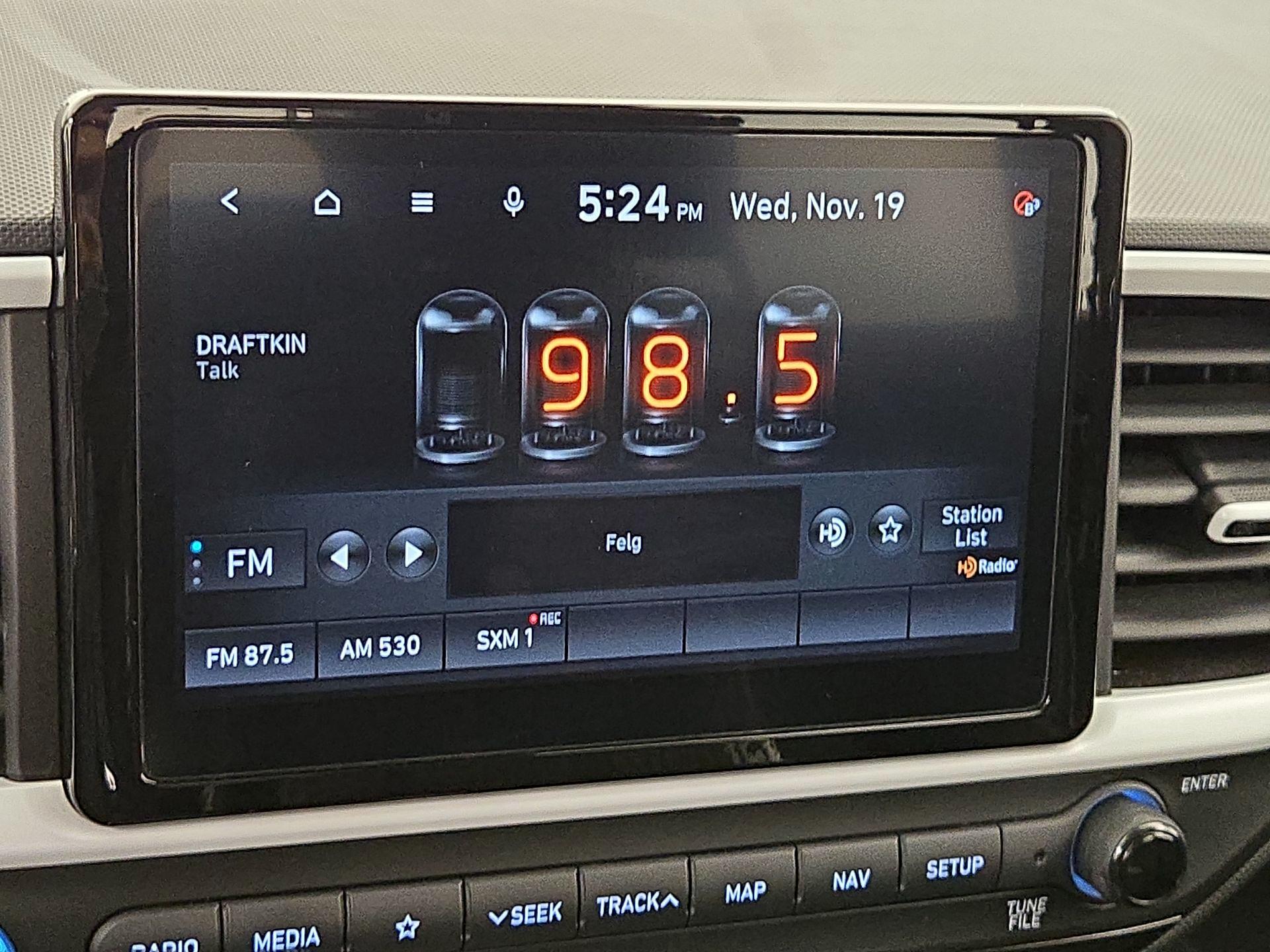 Thumbnail: 2022 Hyundai Venue - 16