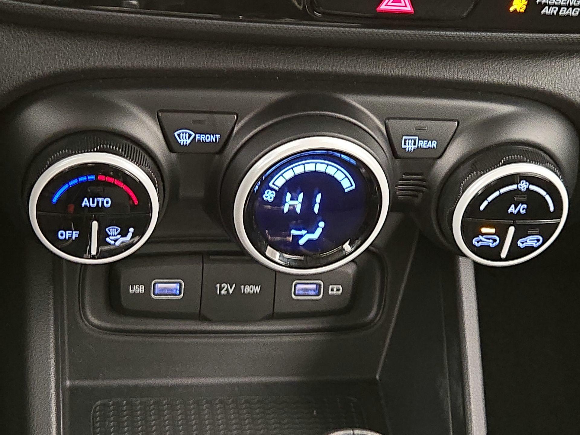 Thumbnail: 2022 Hyundai Venue - 17