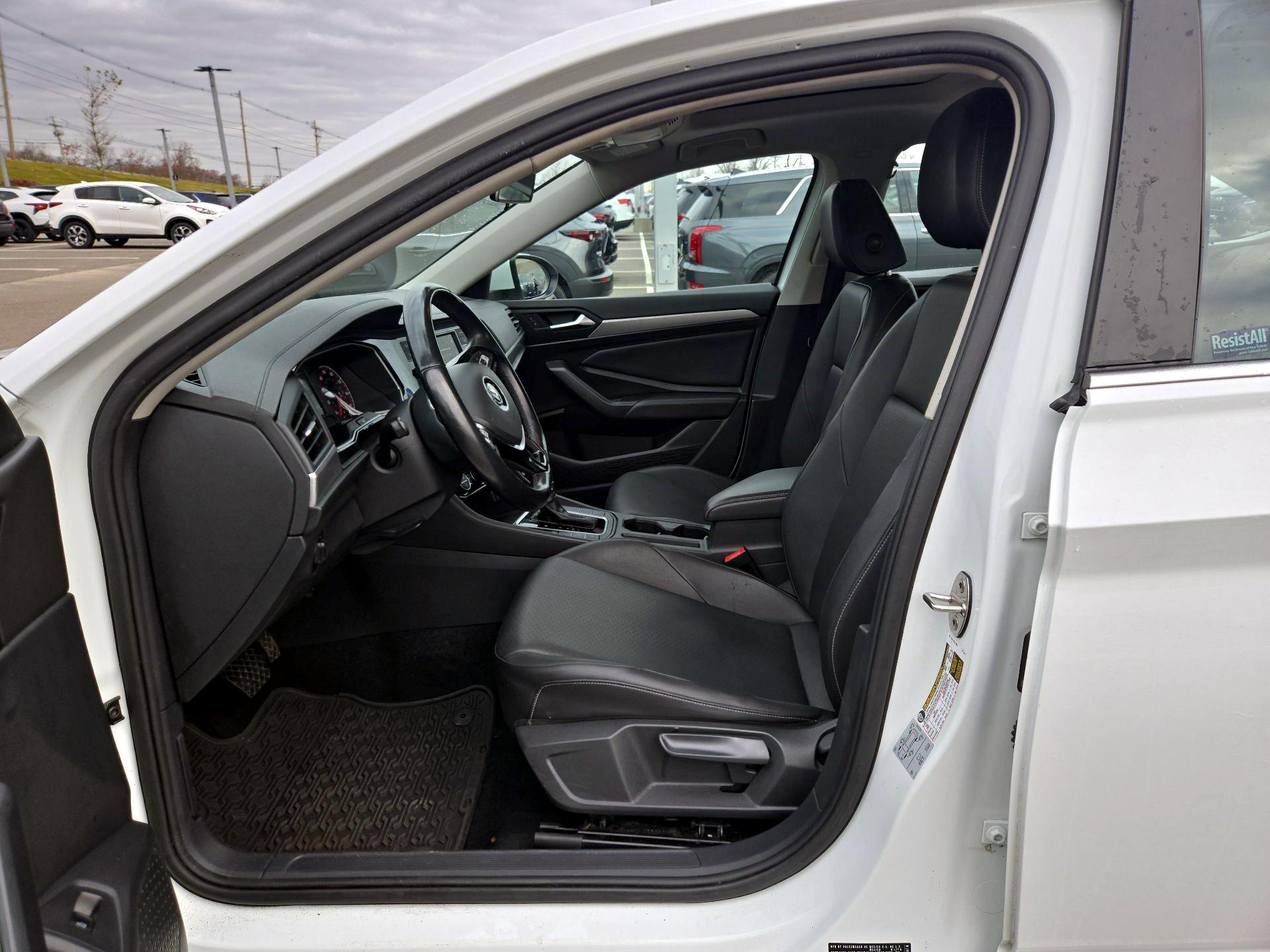 Thumbnail: 2019 Volkswagen Jetta - 9