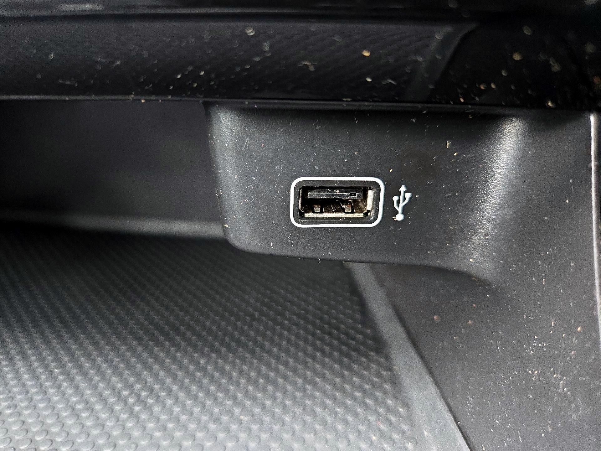 Thumbnail: 2019 Volkswagen Jetta - 16