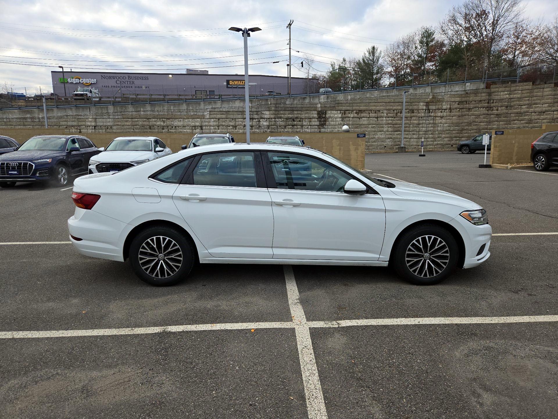 Thumbnail: 2019 Volkswagen Jetta - 4
