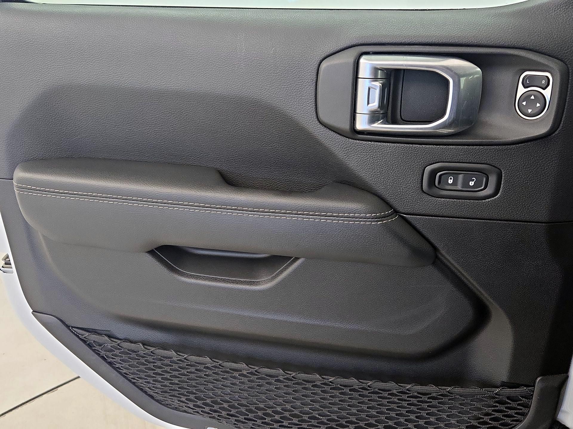 Thumbnail: 2022 Jeep Wrangler - 12