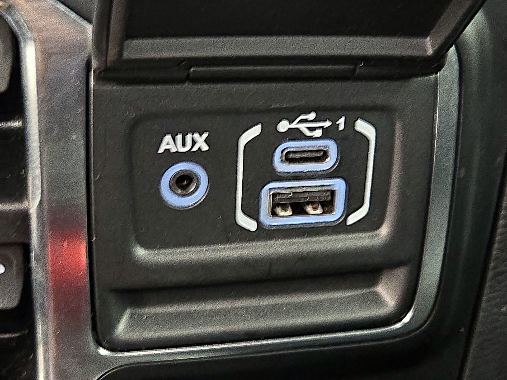 Thumbnail: 2022 Jeep Wrangler - 19