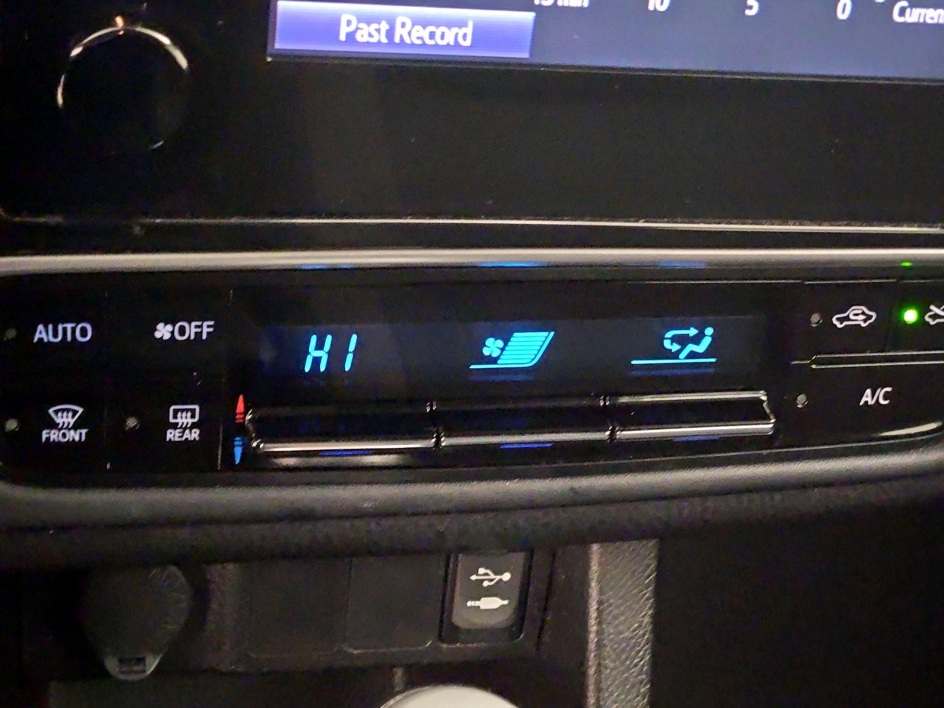 Thumbnail: 2018 Toyota Corolla - 16