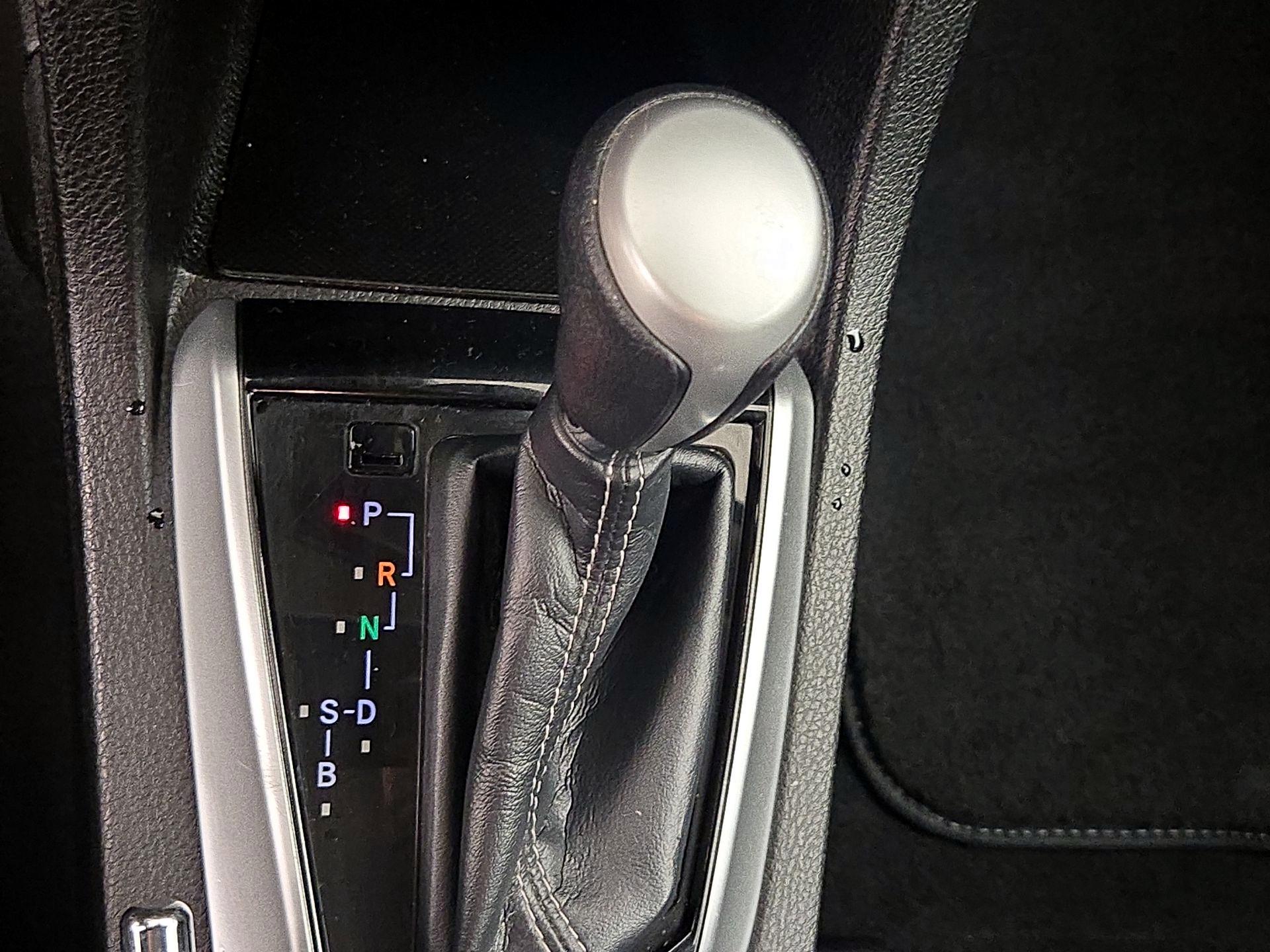 Thumbnail: 2018 Toyota Corolla - 17