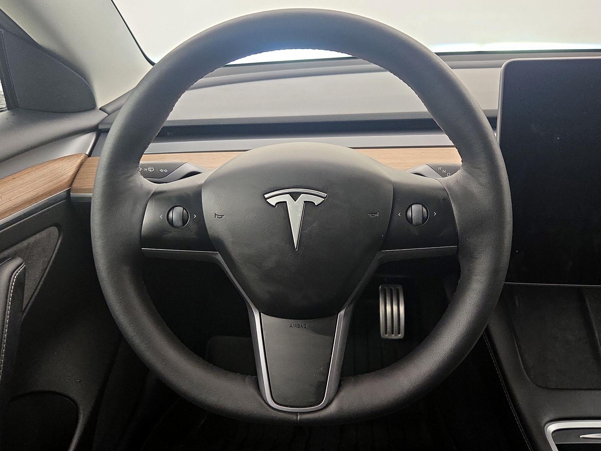 Thumbnail: 2023 Tesla Model 3 - 10