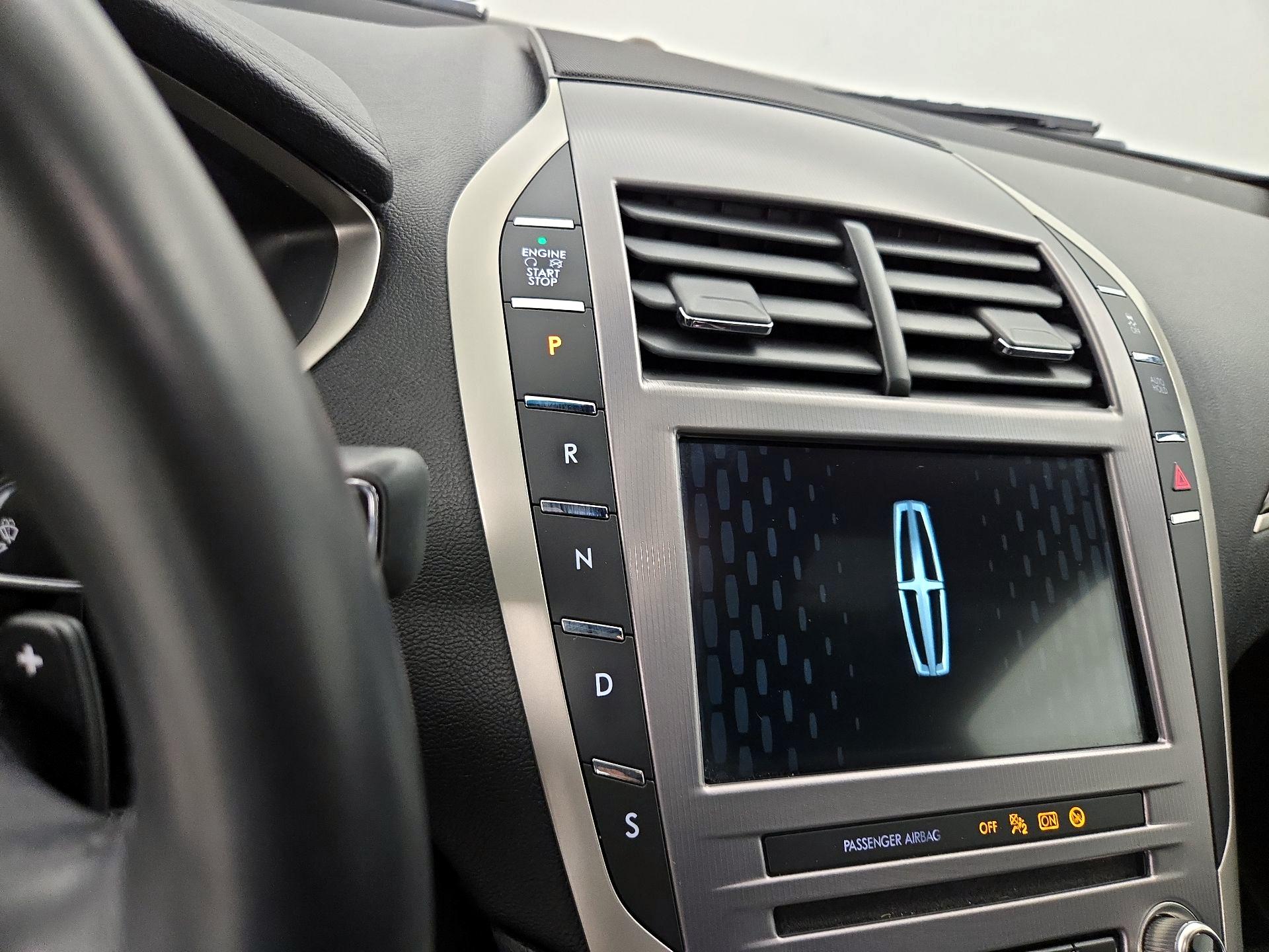 Thumbnail: 2017 Lincoln MKZ - 18