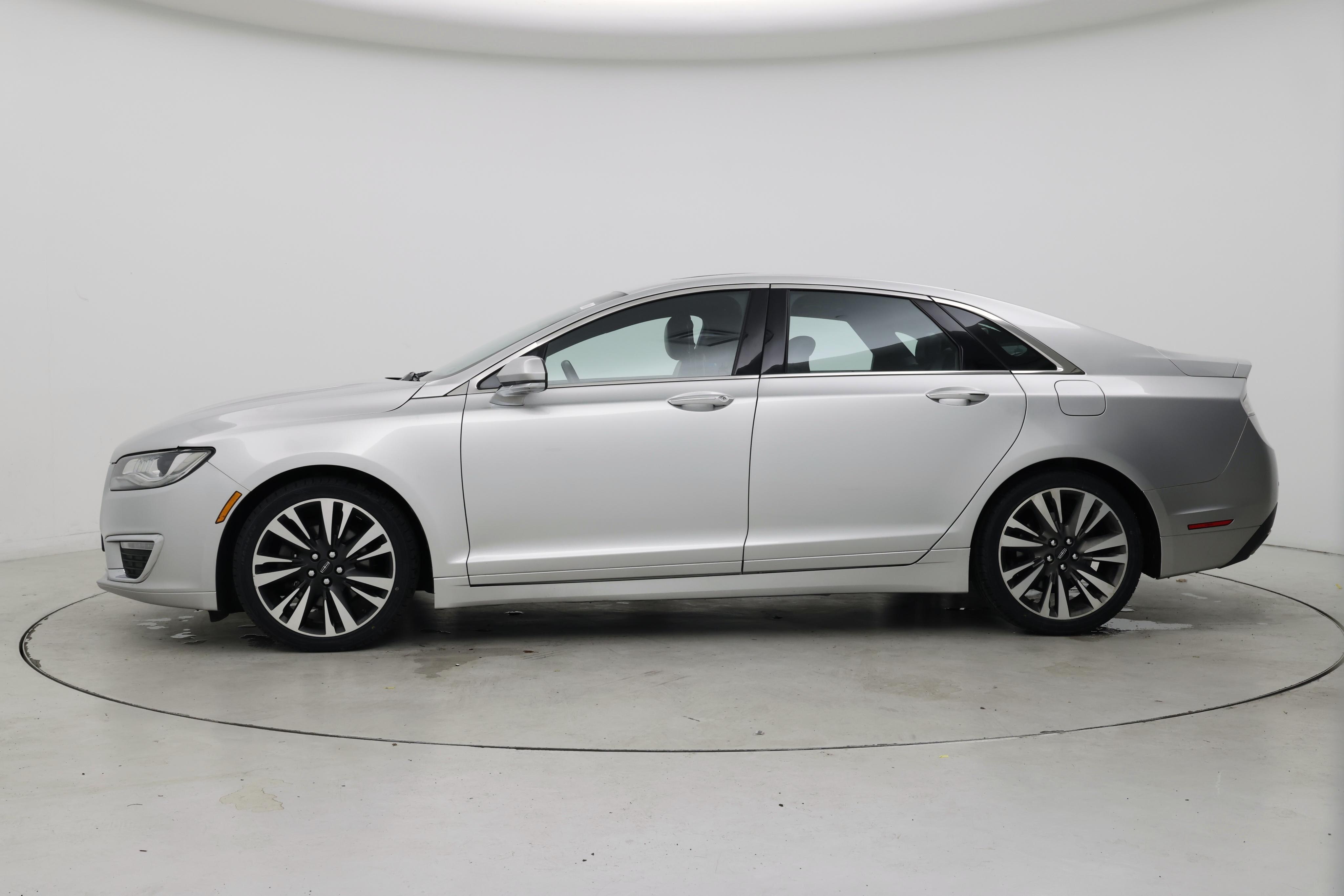 Thumbnail: 2017 Lincoln MKZ - 3