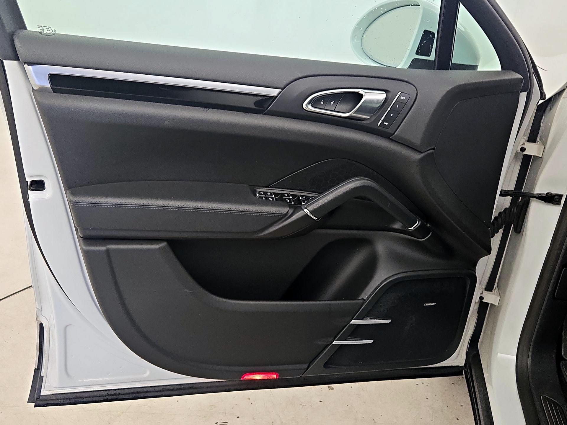 Thumbnail: 2018 Porsche Cayenne - 12