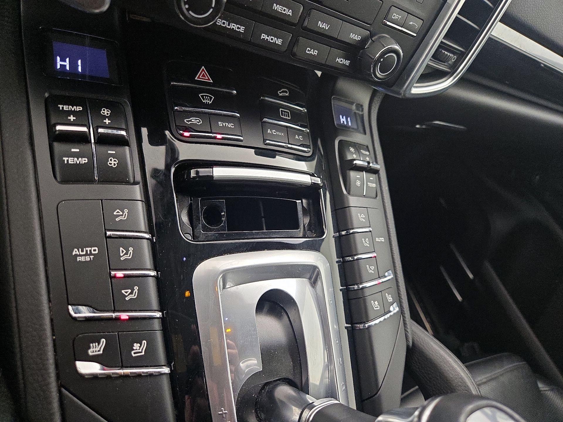 Thumbnail: 2018 Porsche Cayenne - 17