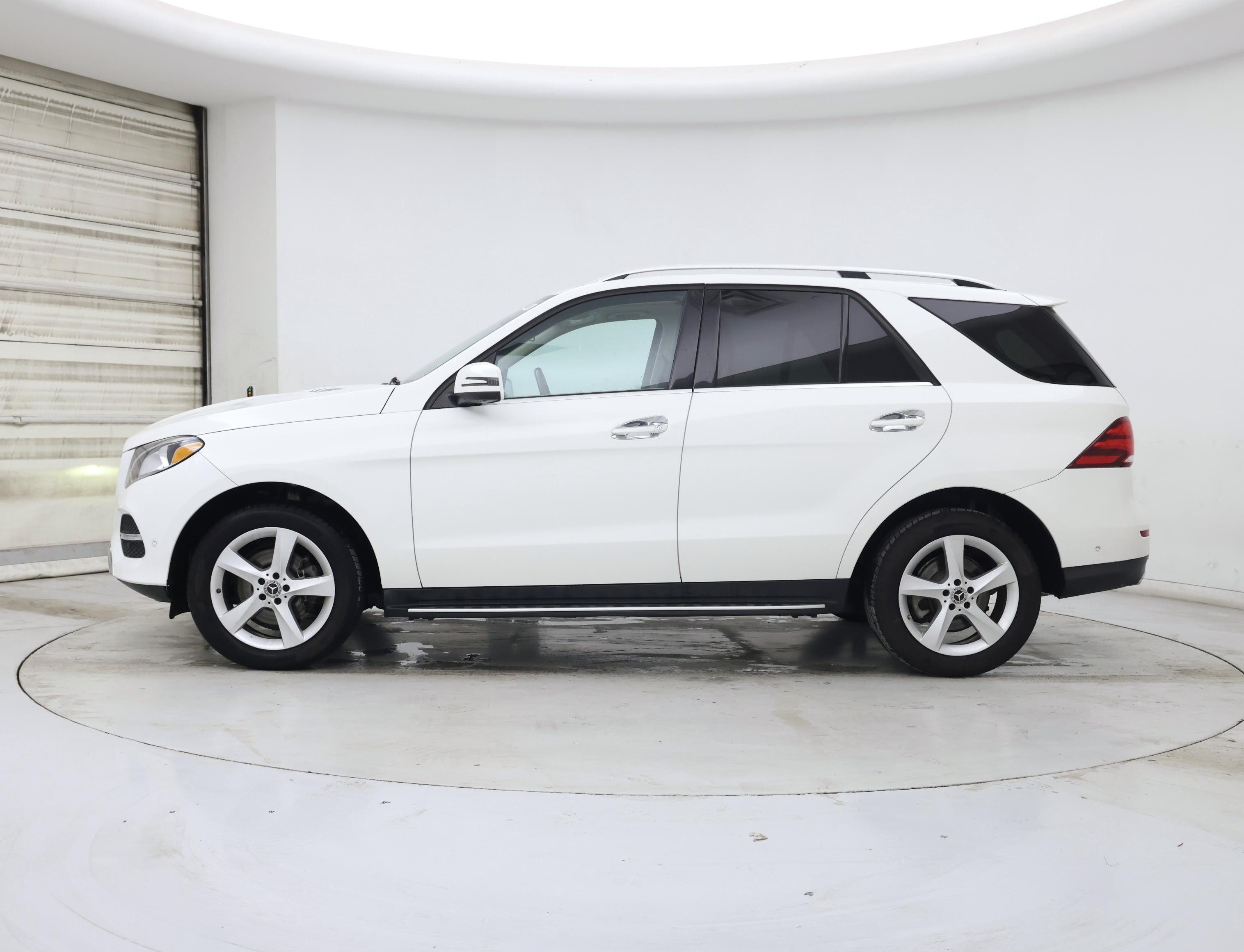 Thumbnail: 2018 Mercedes-Benz GLE - 3