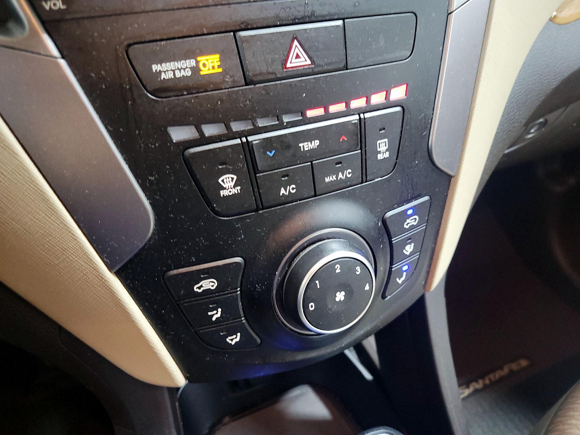 Thumbnail: 2016 Hyundai Santa Fe - 16