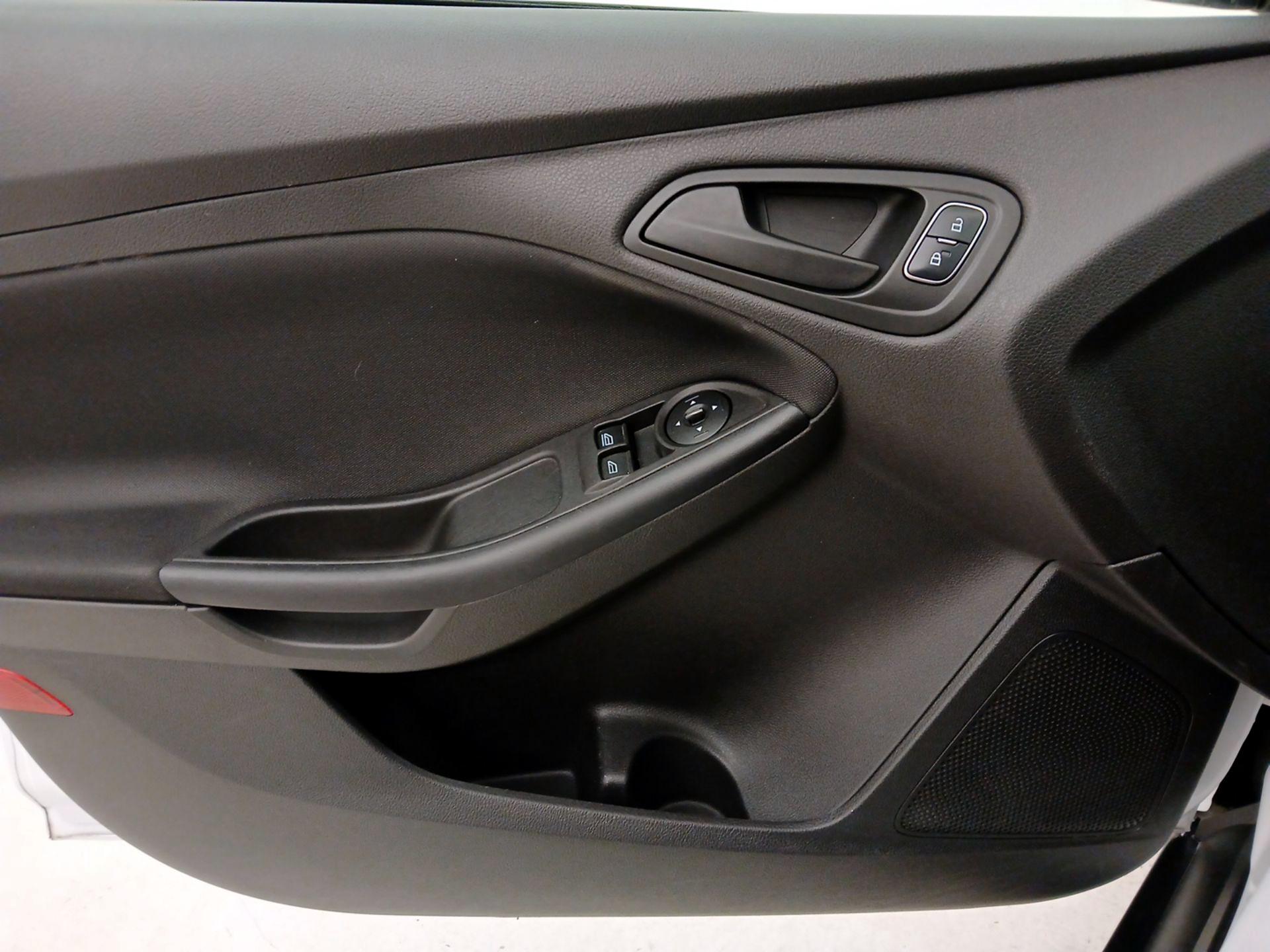 Thumbnail: 2018 Ford Focus - 12