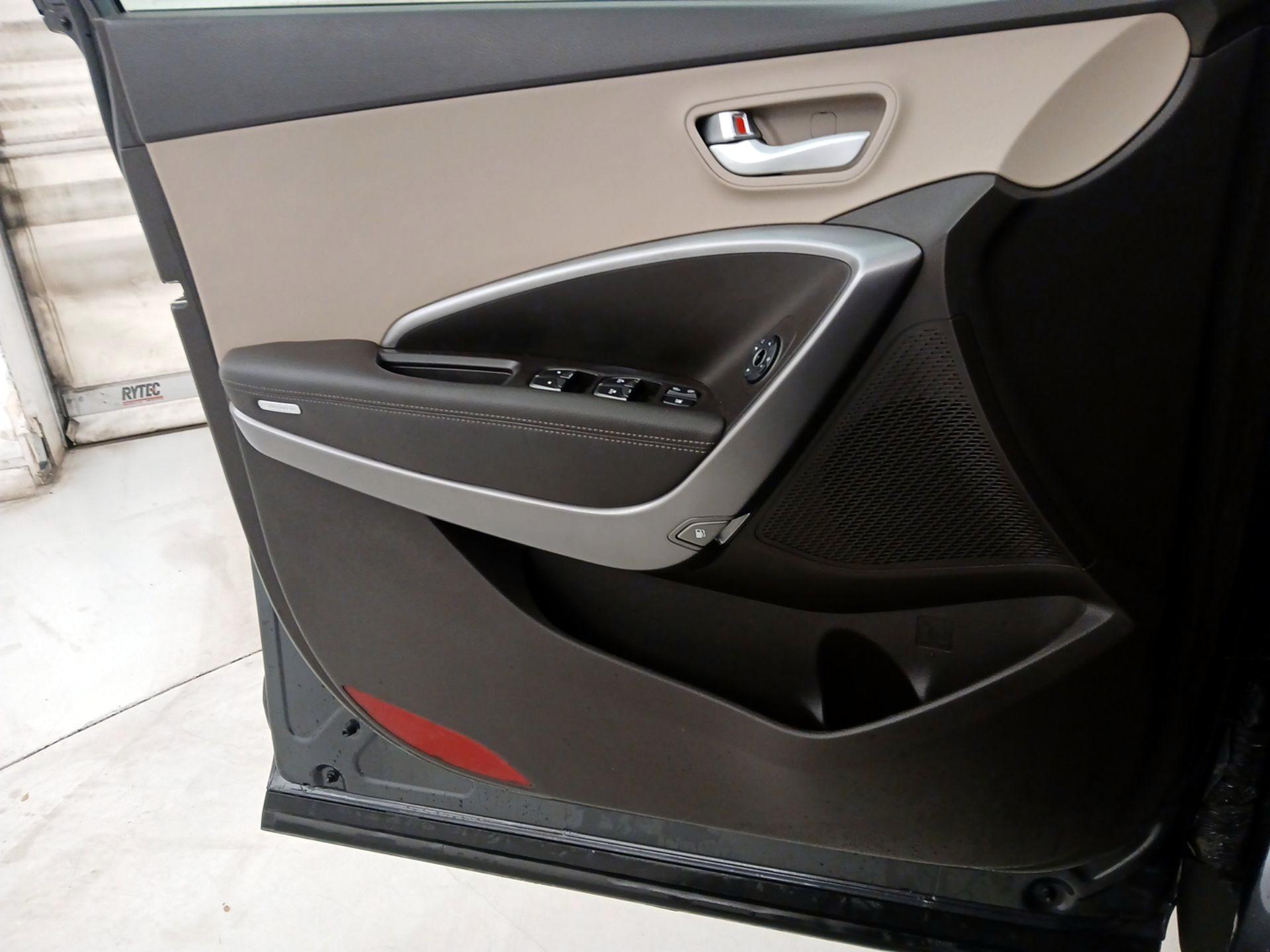 Thumbnail: 2017 Hyundai Santa Fe - 12