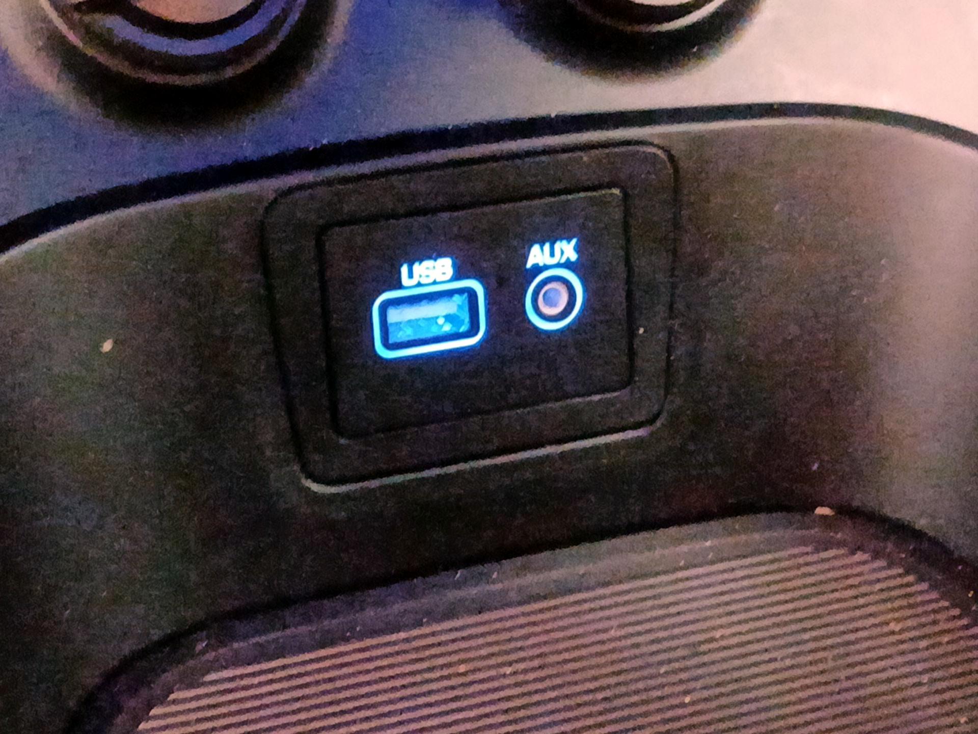 Thumbnail: 2017 Hyundai Santa Fe - 18