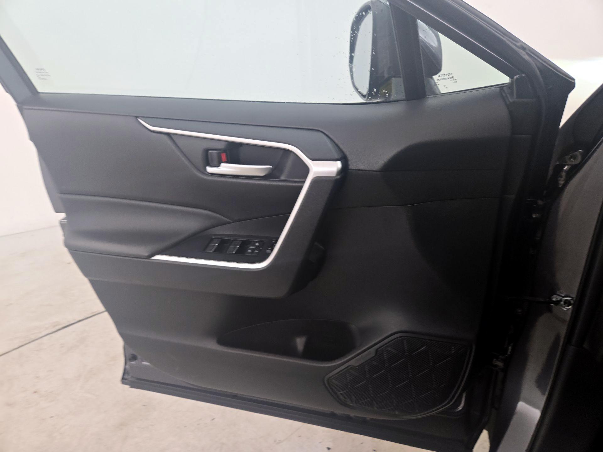 Thumbnail: 2024 Toyota RAV4 - 12