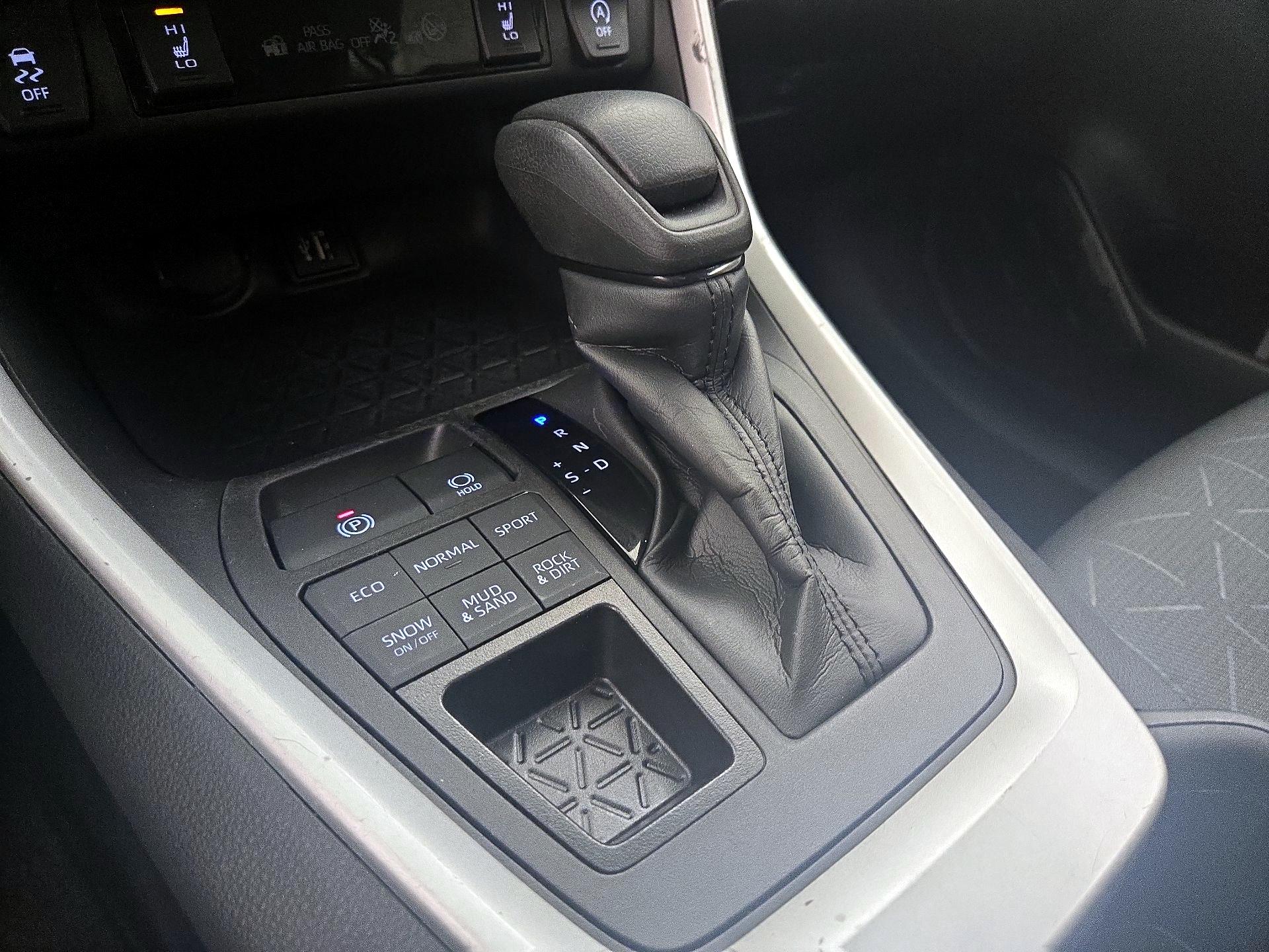 Thumbnail: 2024 Toyota RAV4 - 17