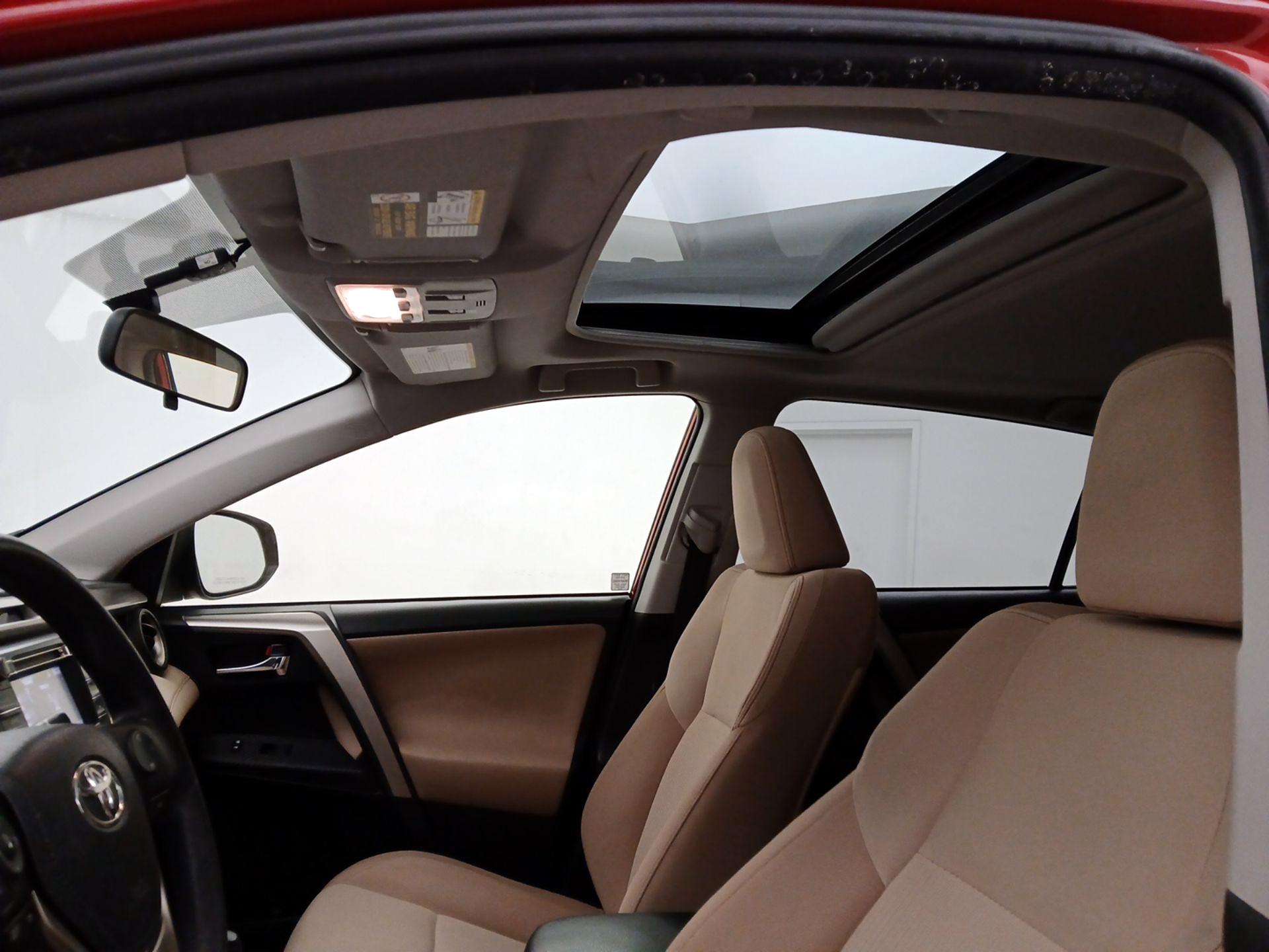 Thumbnail: 2015 Toyota RAV4 - 19