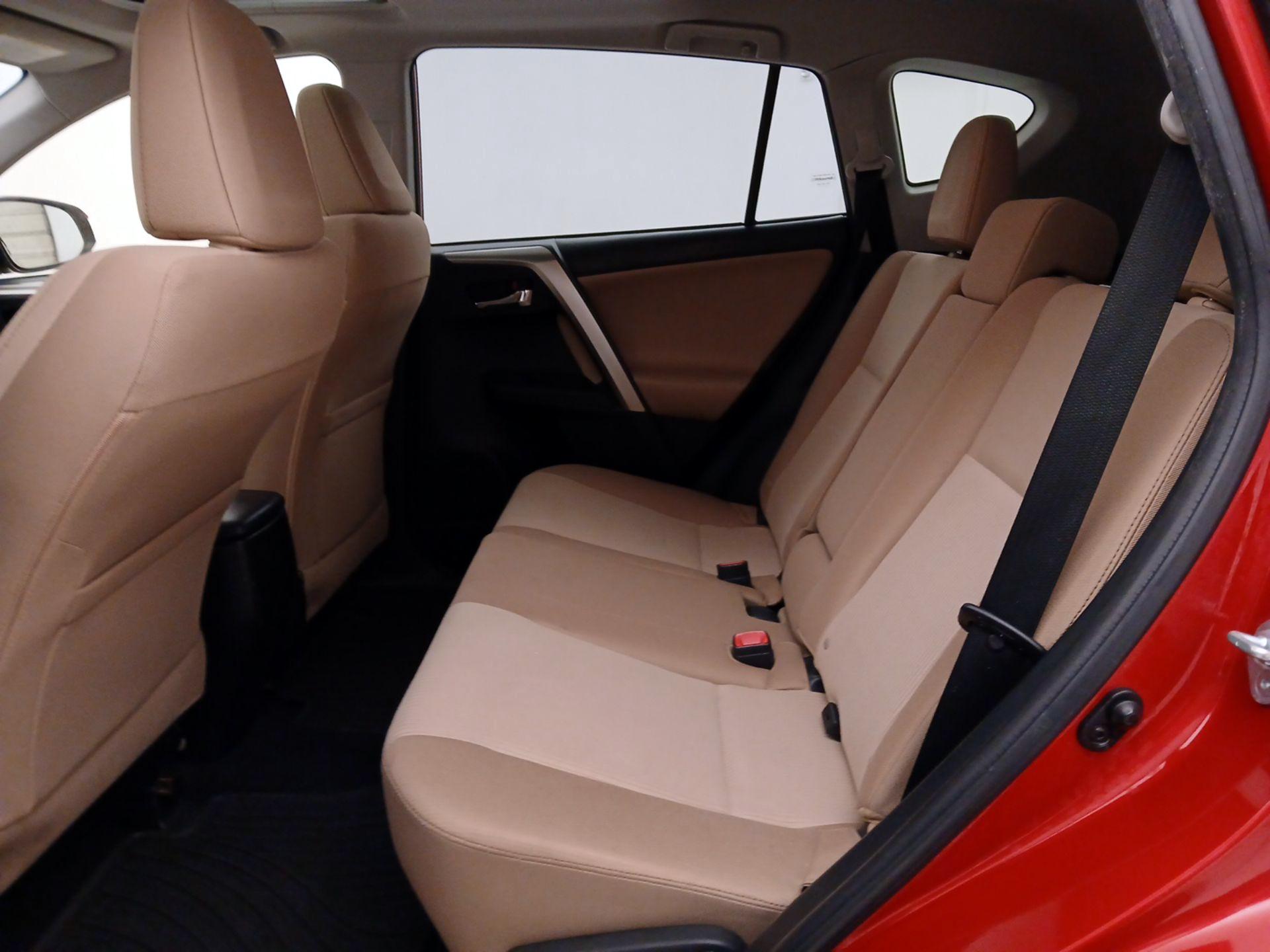 Thumbnail: 2015 Toyota RAV4 - 20