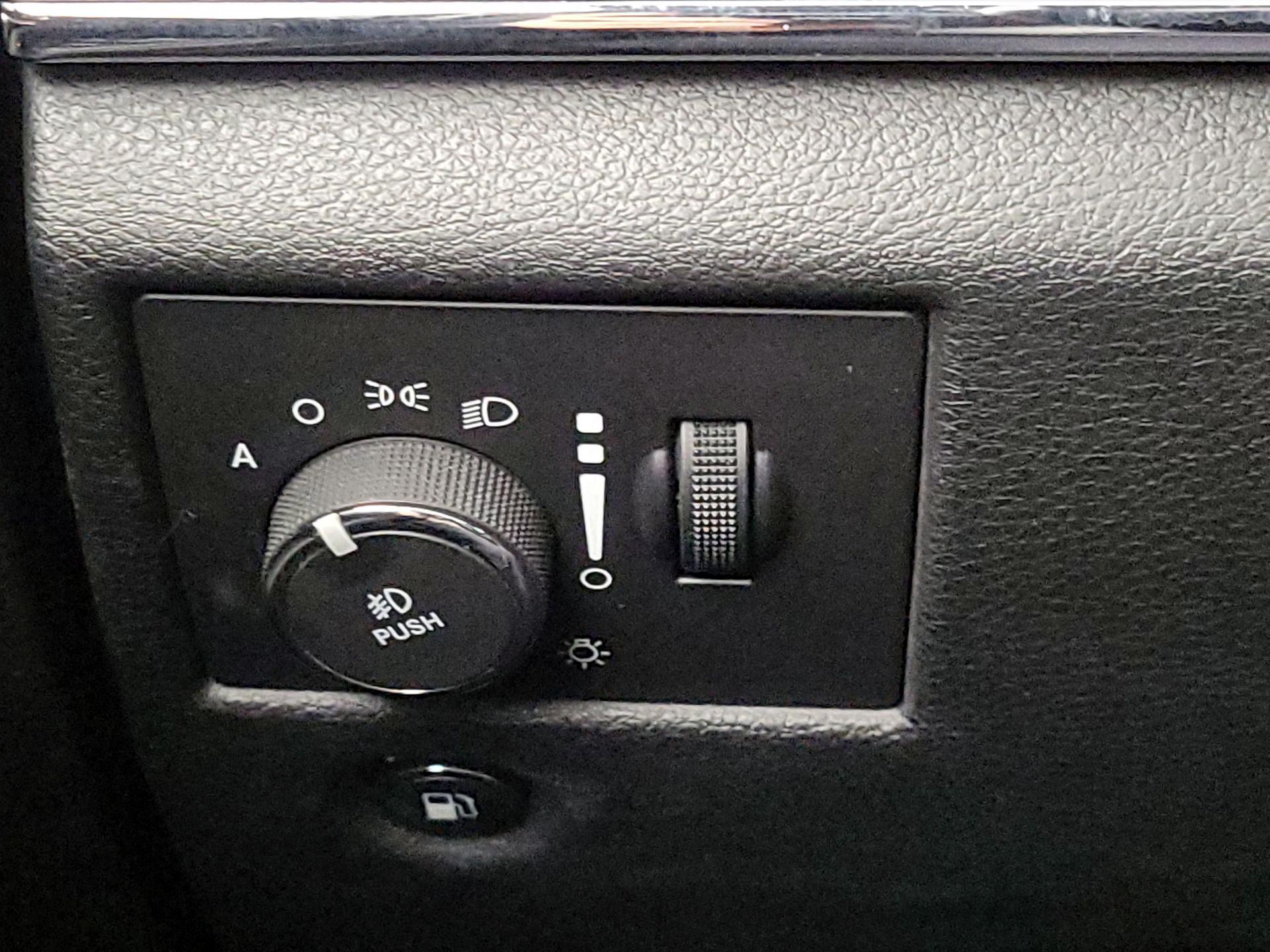 Thumbnail: 2017 Jeep Grand Cherokee - 13