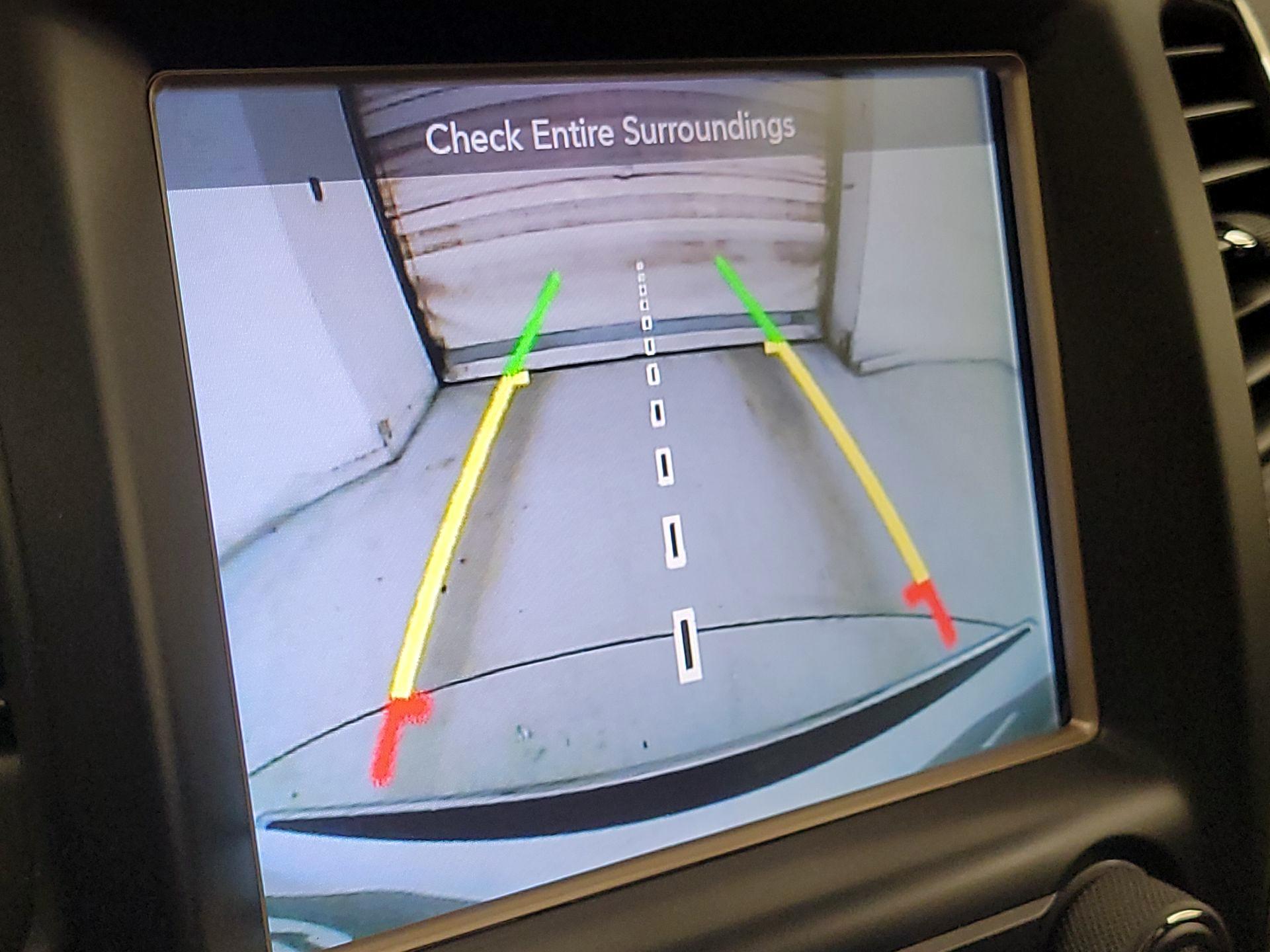 Thumbnail: 2017 Jeep Grand Cherokee - 15