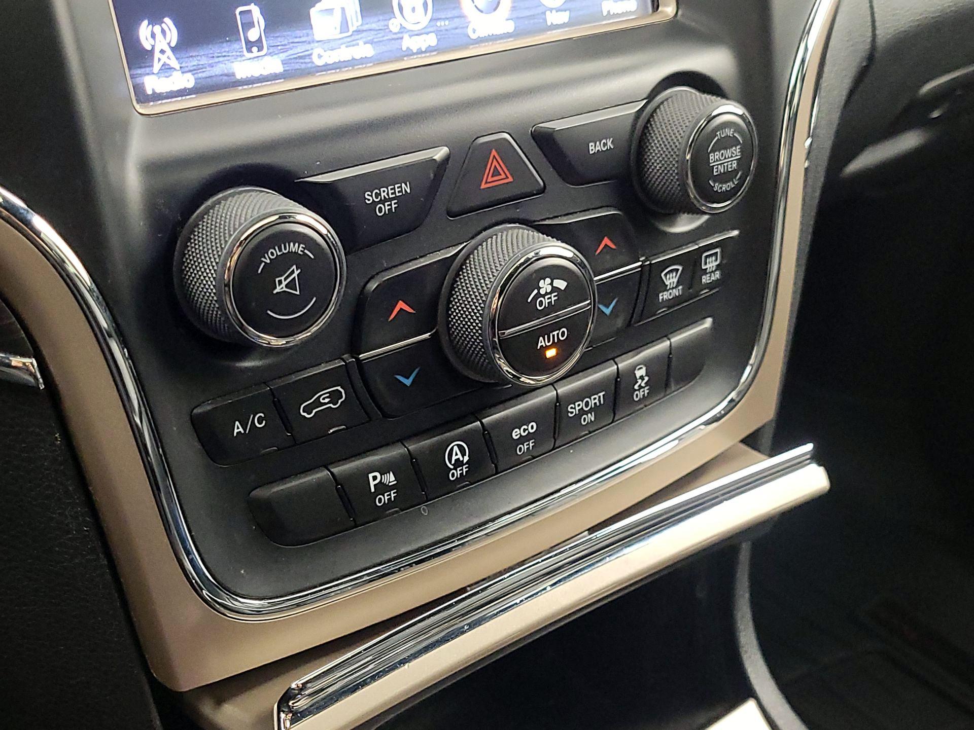 Thumbnail: 2017 Jeep Grand Cherokee - 17