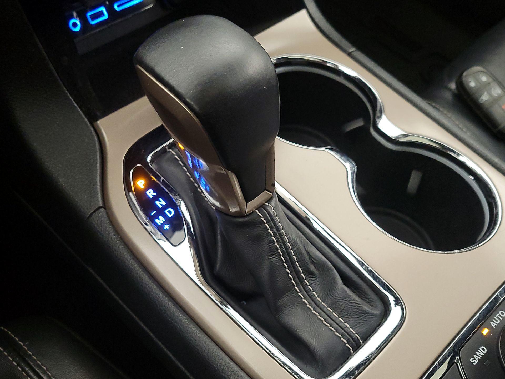 Thumbnail: 2017 Jeep Grand Cherokee - 18