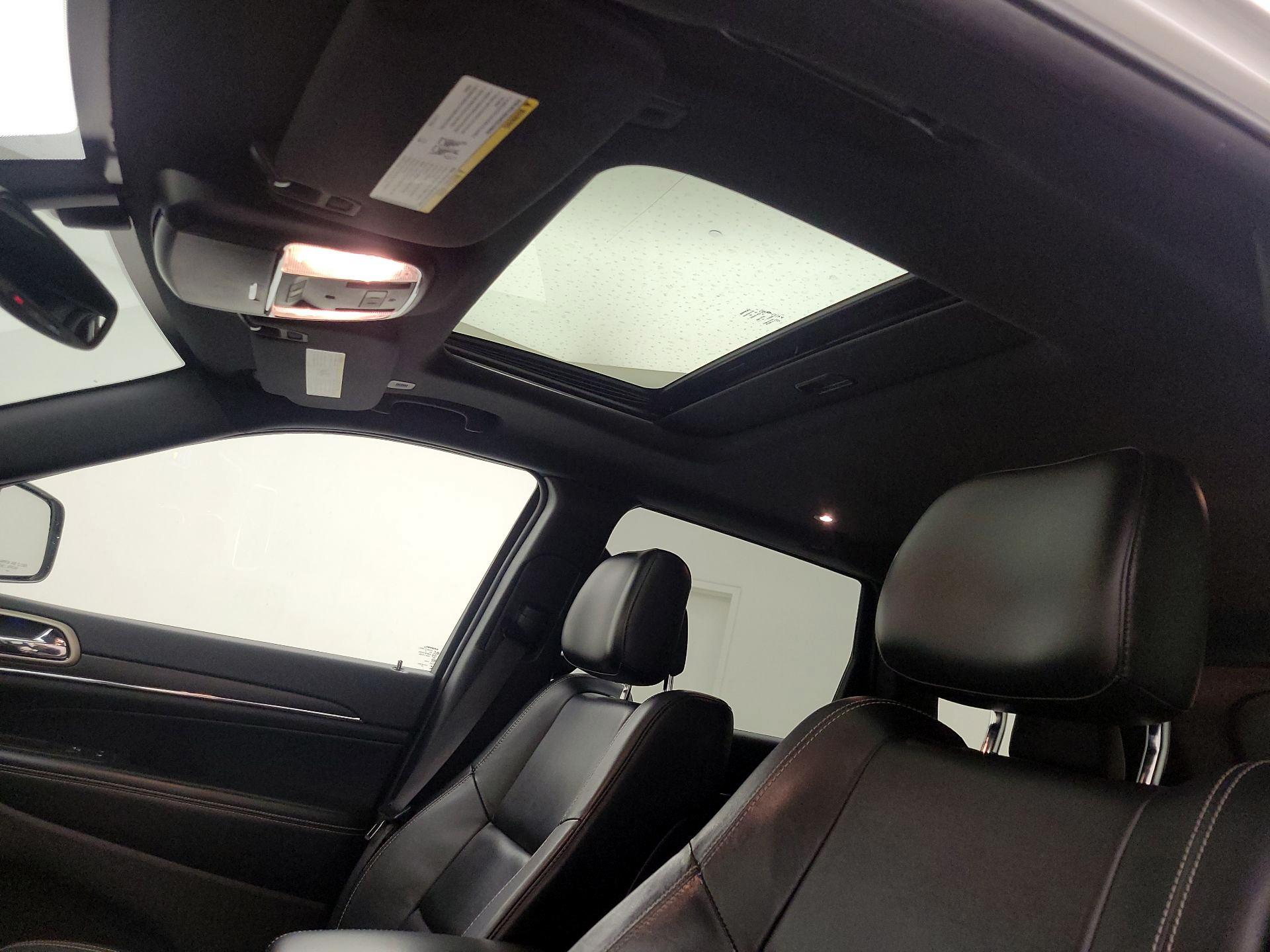 Thumbnail: 2017 Jeep Grand Cherokee - 20