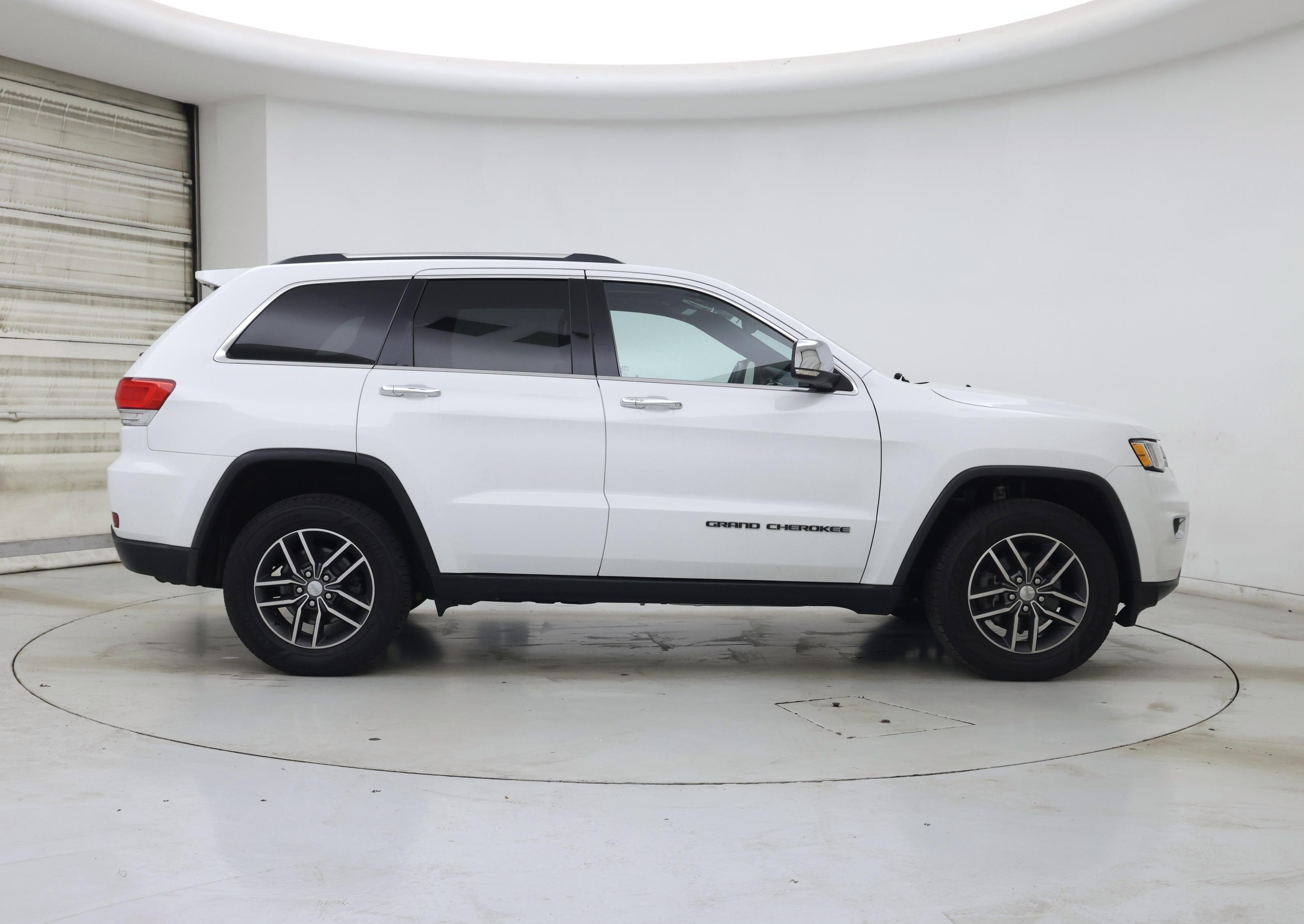 Thumbnail: 2017 Jeep Grand Cherokee - 7