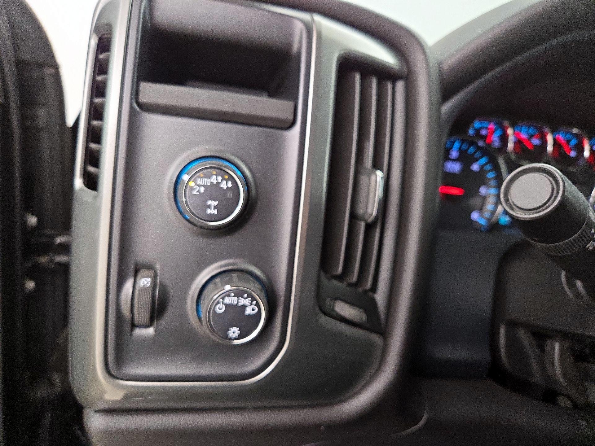 Thumbnail: 2019 Chevrolet Silverado 1500 - 13