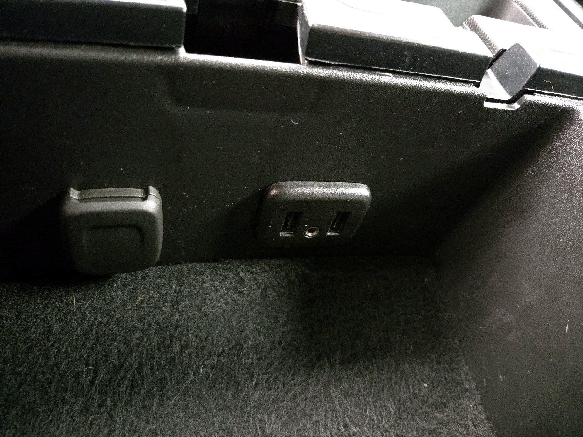 Thumbnail: 2019 Chevrolet Silverado 1500 - 18