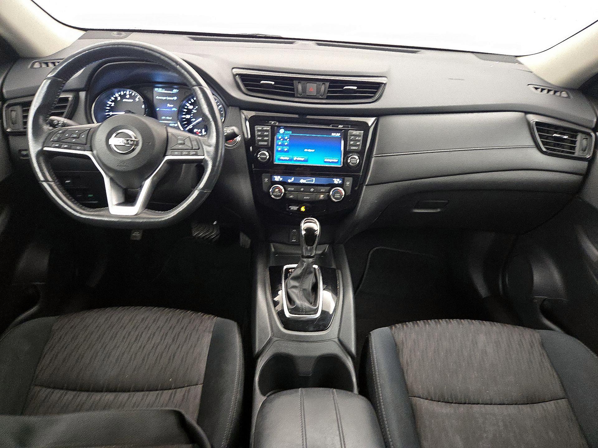 Thumbnail: 2017 Nissan Rogue - 9