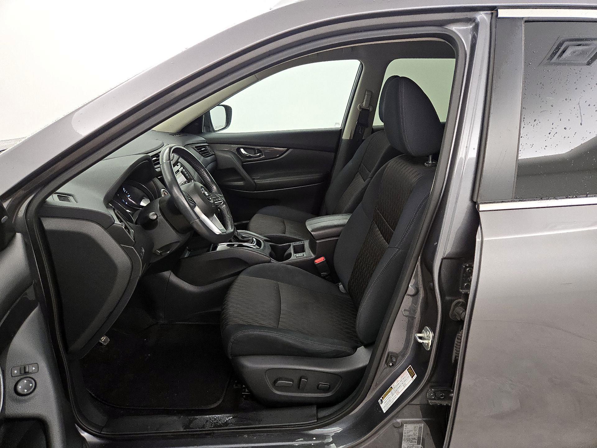 Thumbnail: 2017 Nissan Rogue - 11