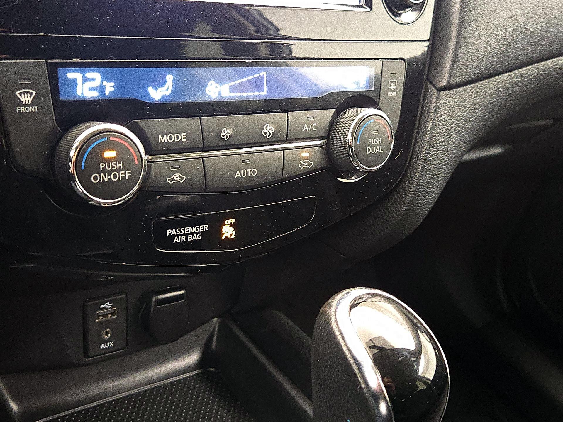 Thumbnail: 2017 Nissan Rogue - 17