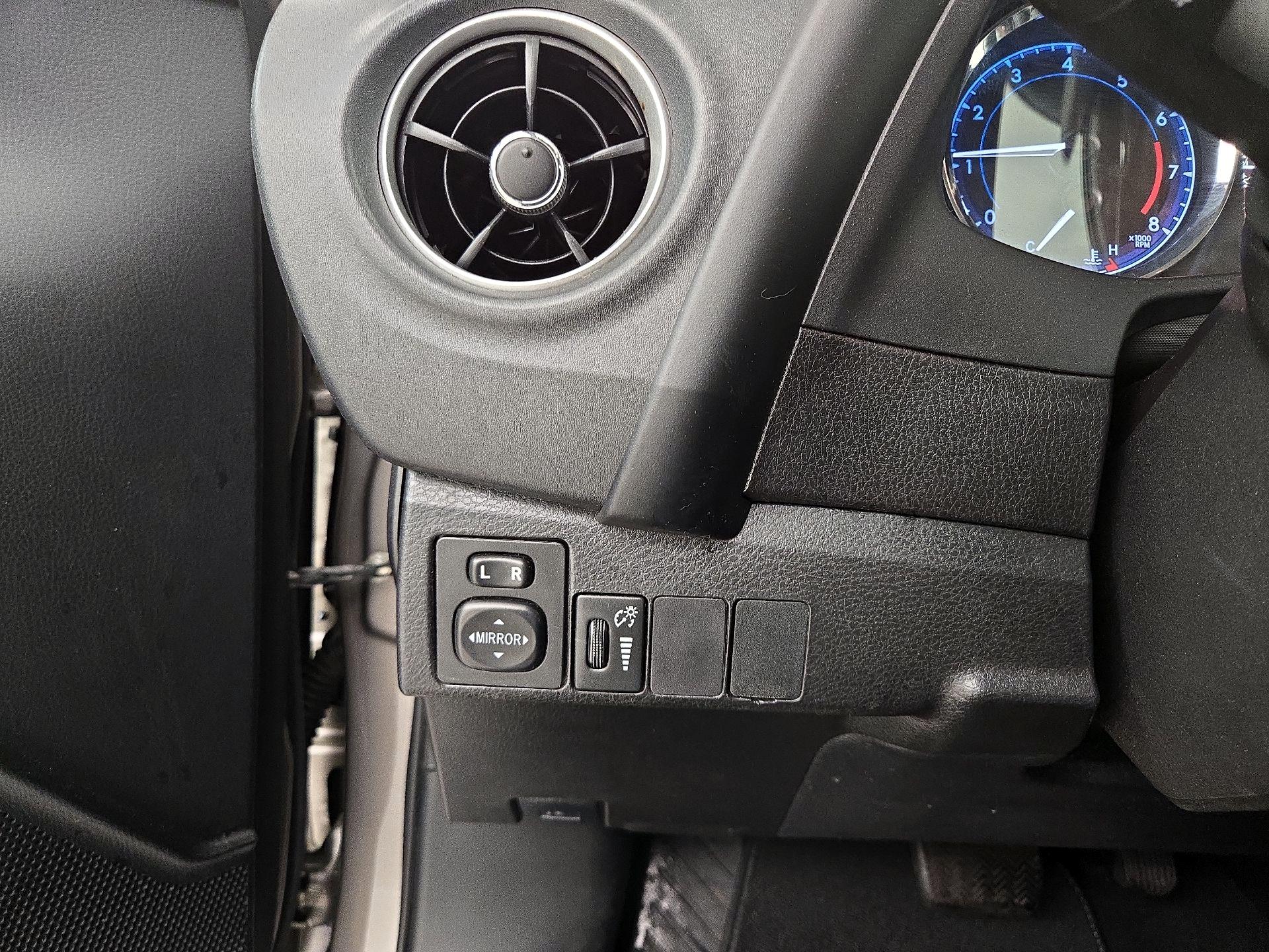 Thumbnail: 2018 Toyota Corolla - 13