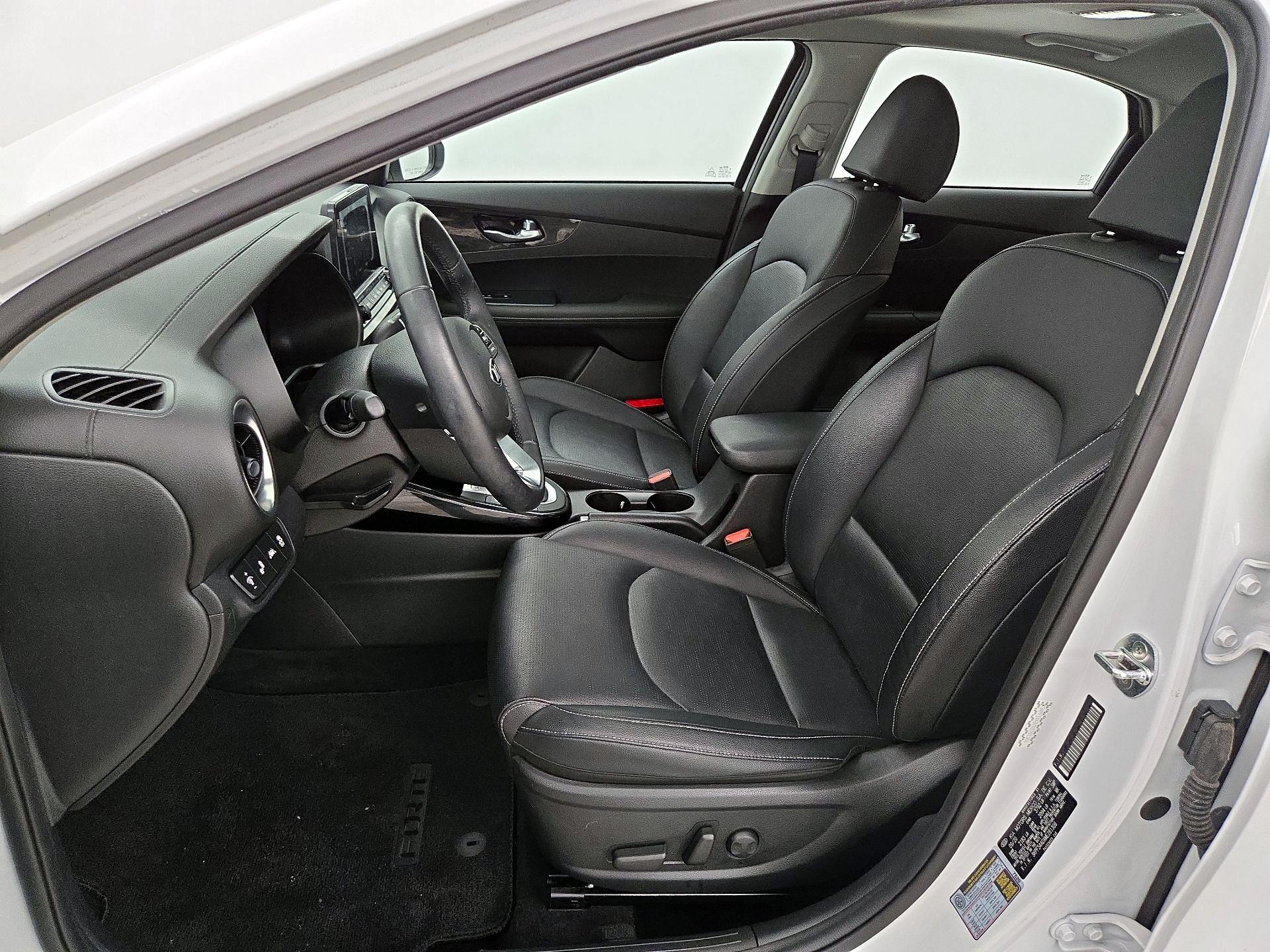 Thumbnail: 2021 Kia Forte - 11