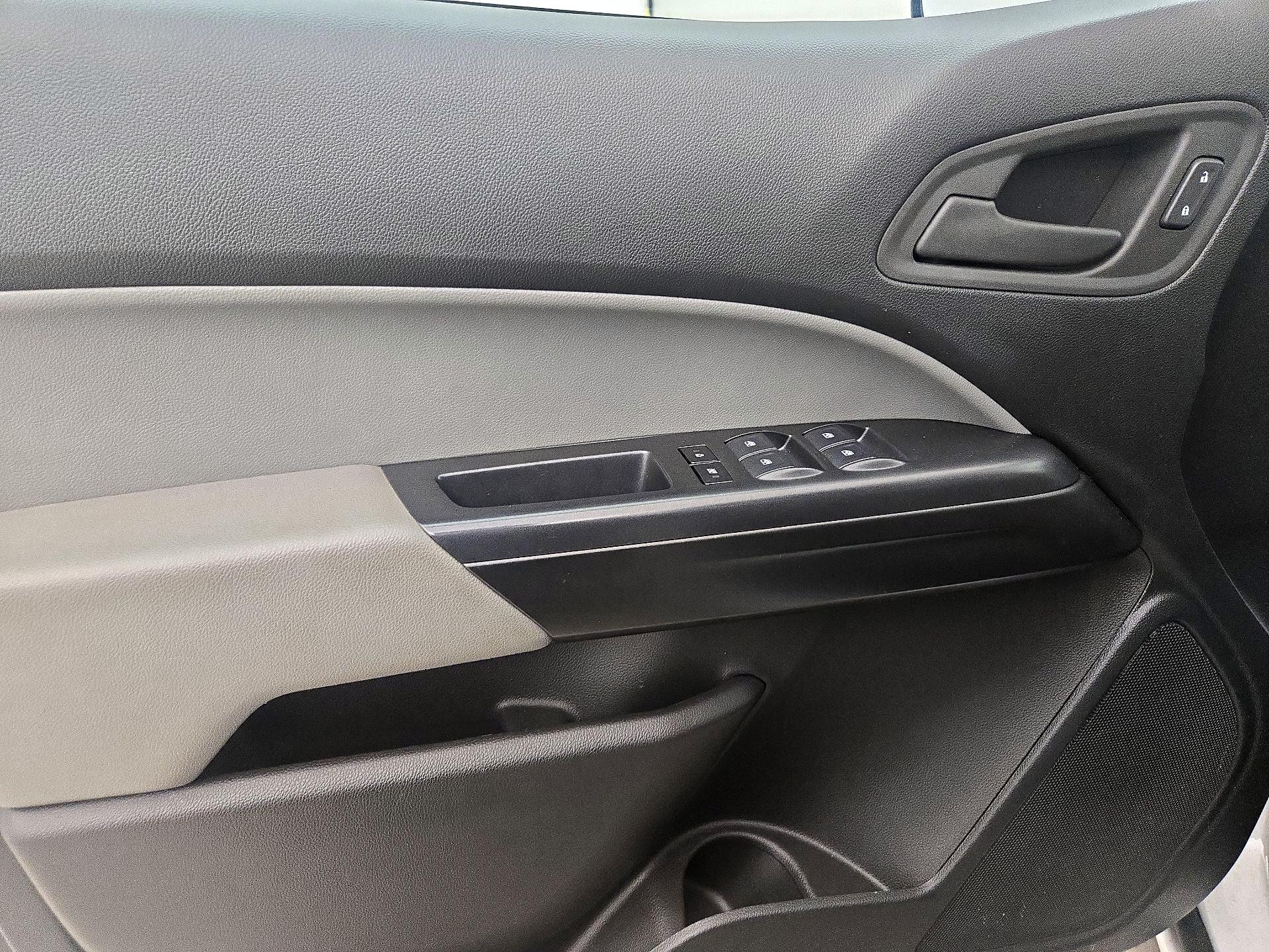 Thumbnail: 2022 Chevrolet Colorado - 12