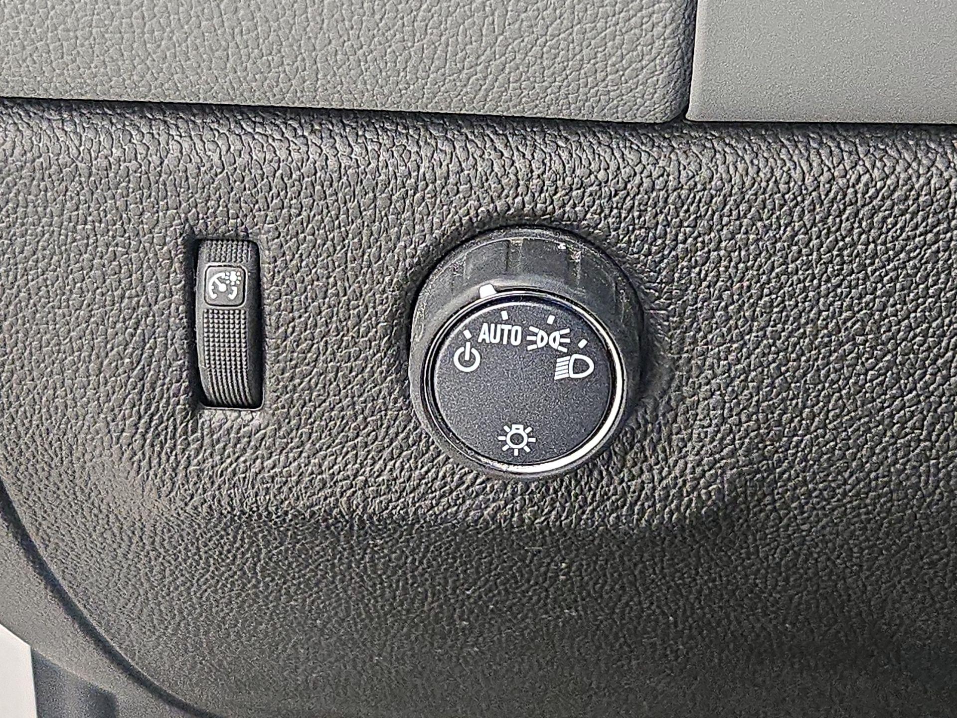 Thumbnail: 2022 Chevrolet Colorado - 13