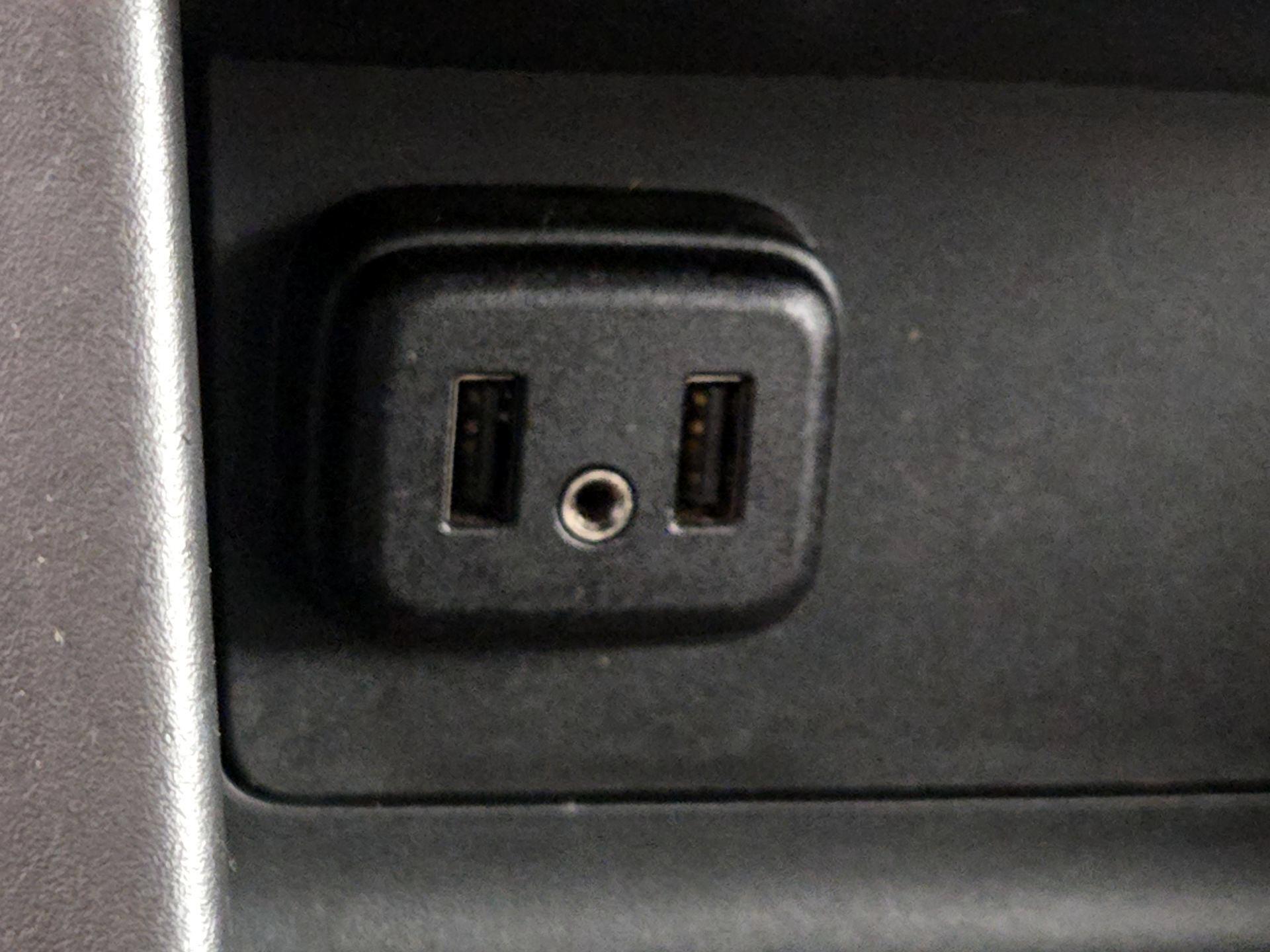 Thumbnail: 2022 Chevrolet Colorado - 18