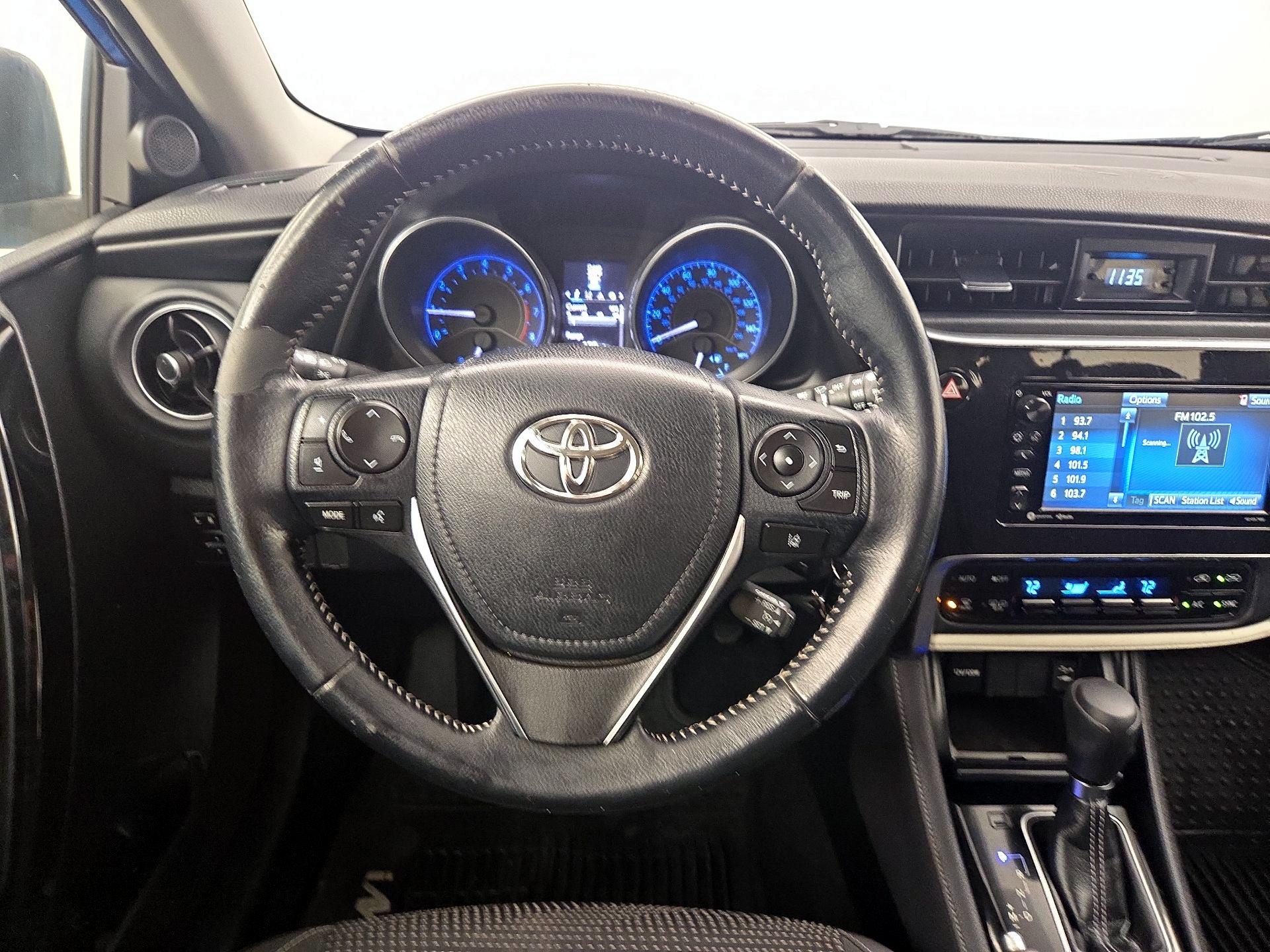Thumbnail: 2018 Toyota Corolla iM - 10