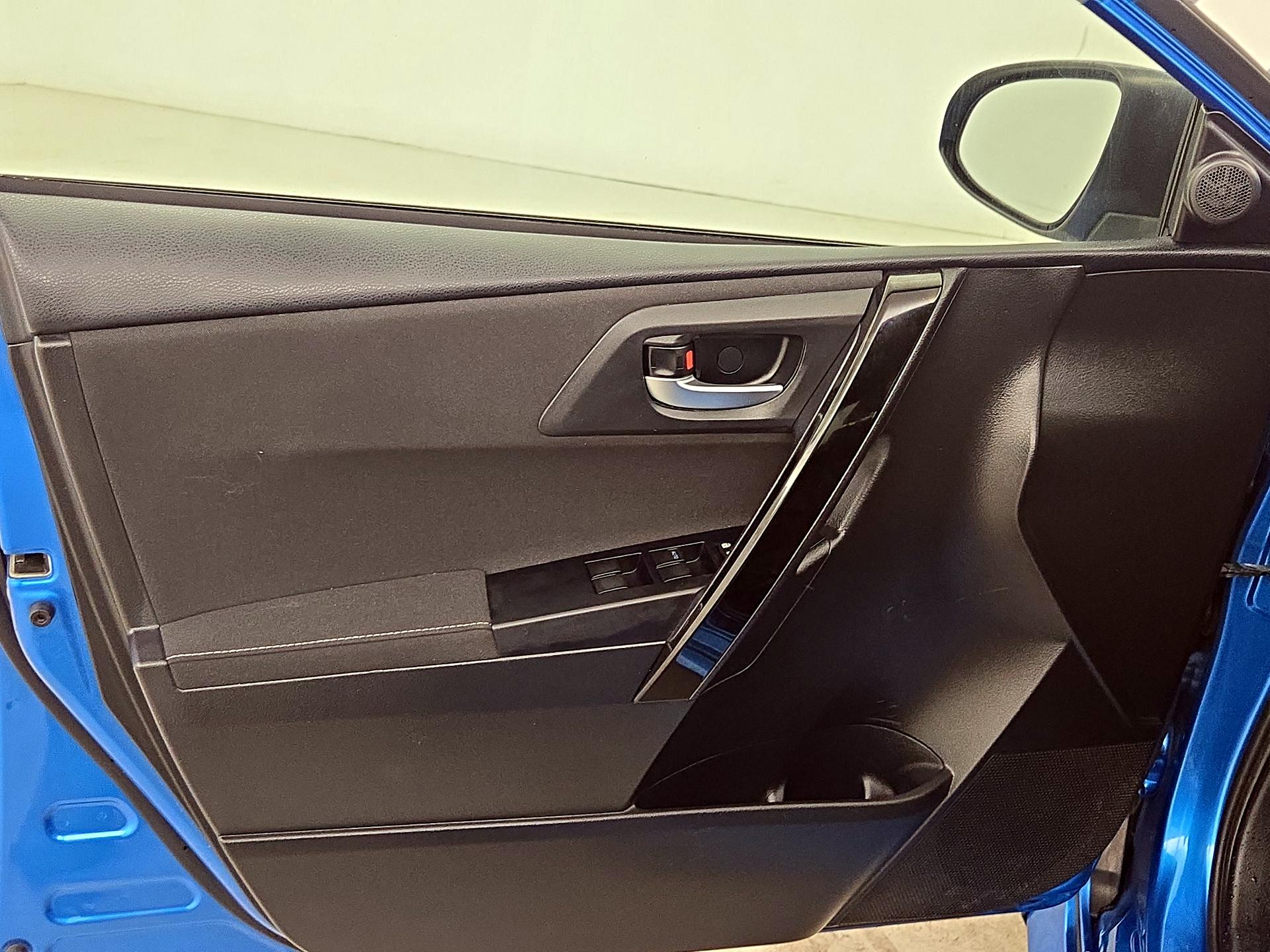 Thumbnail: 2018 Toyota Corolla iM - 12